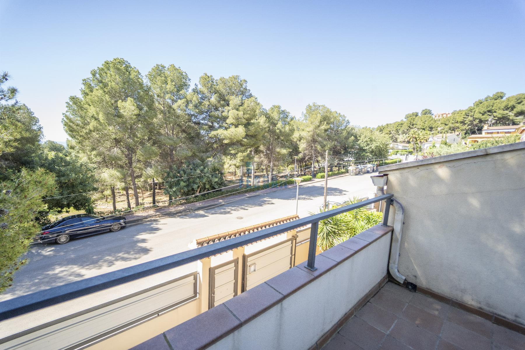 House à Coma-Ruga, Tarragona, Espagne 4 chambres, 300 m2 No. 141084