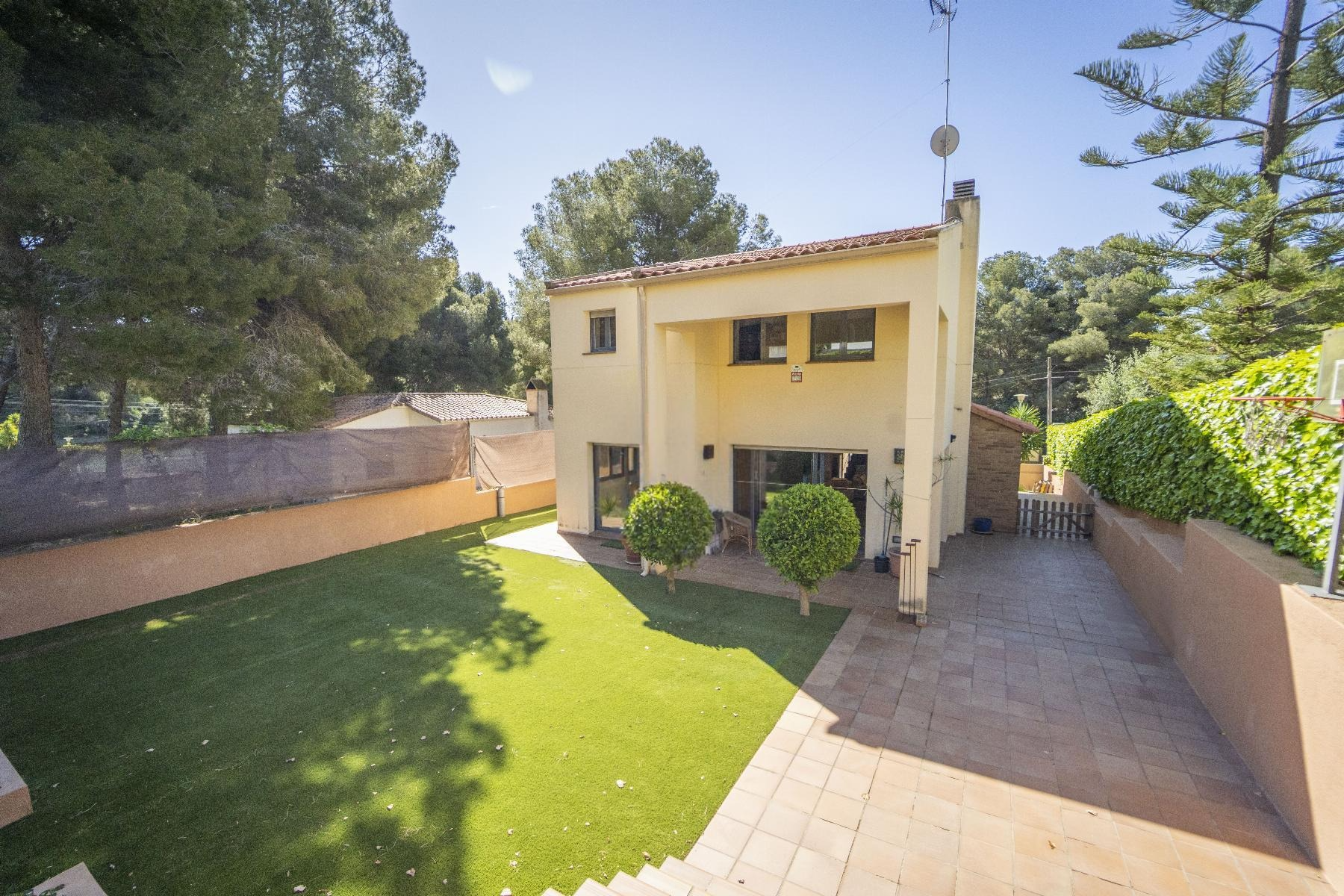 House à Coma-Ruga, Tarragona, Espagne 4 chambres, 300 m2 No. 141084