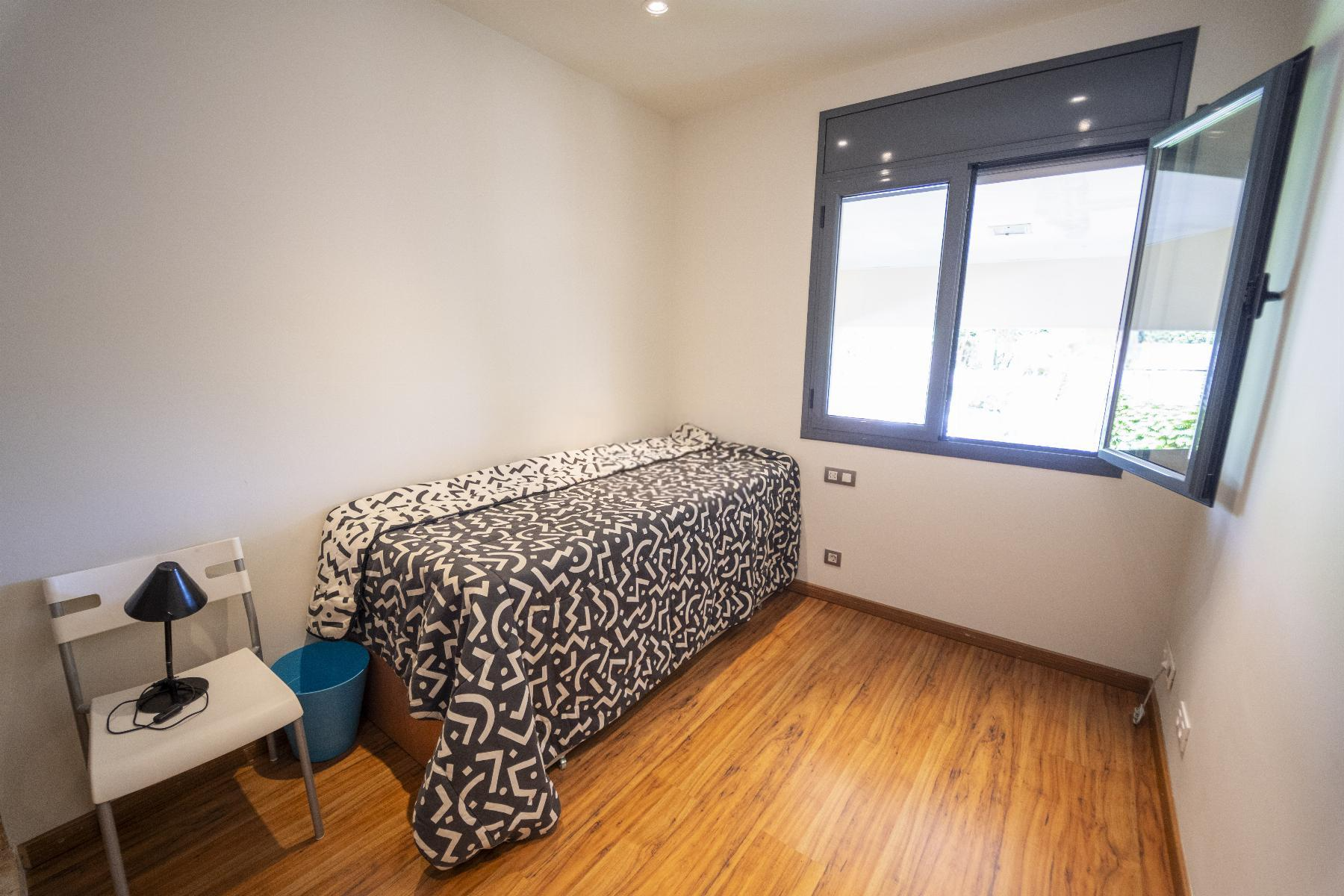 House à Coma-Ruga, Tarragona, Espagne 4 chambres, 300 m2 No. 141084