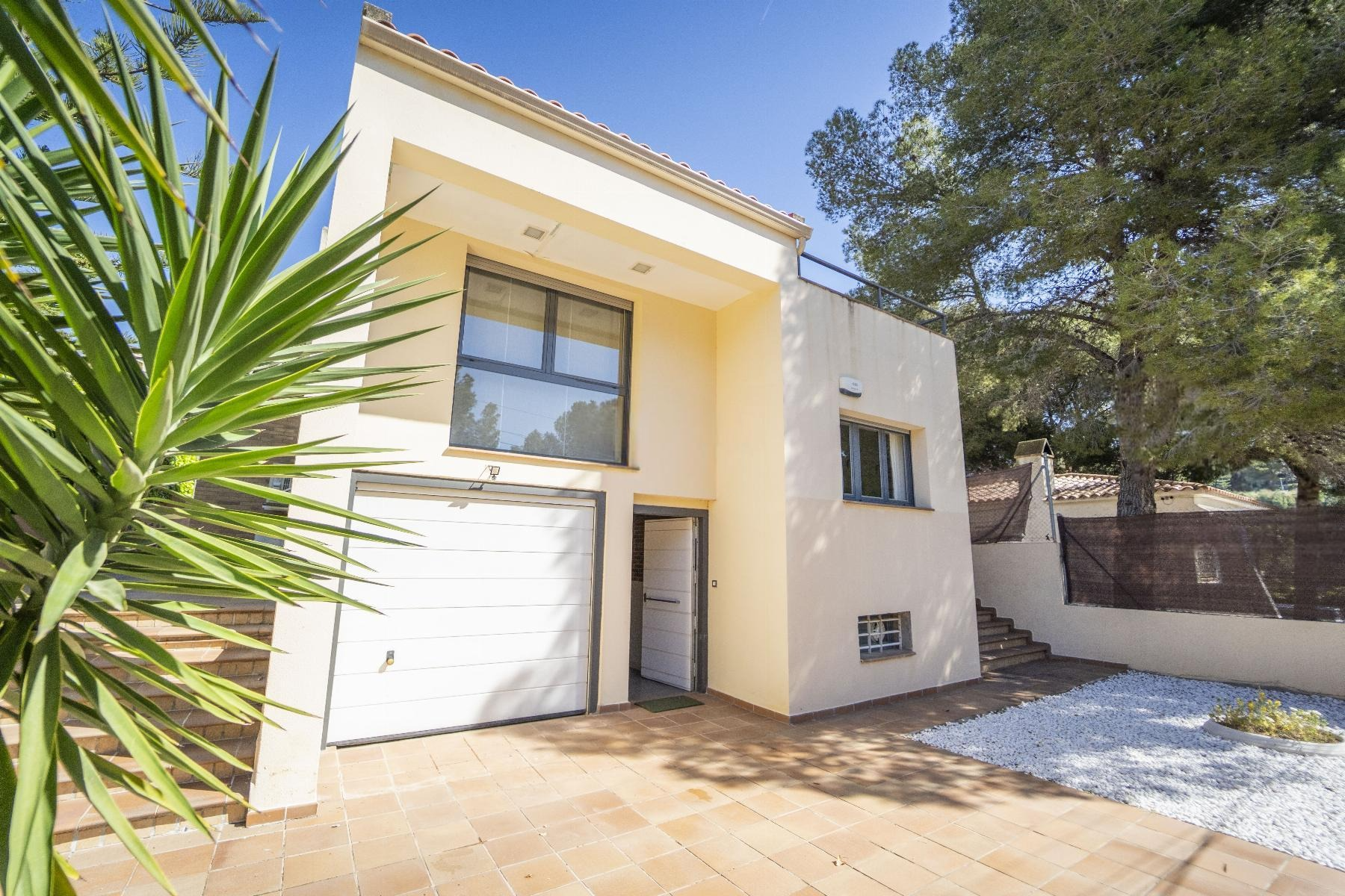 House à Coma-Ruga, Tarragona, Espagne 4 chambres, 300 m2 No. 141084