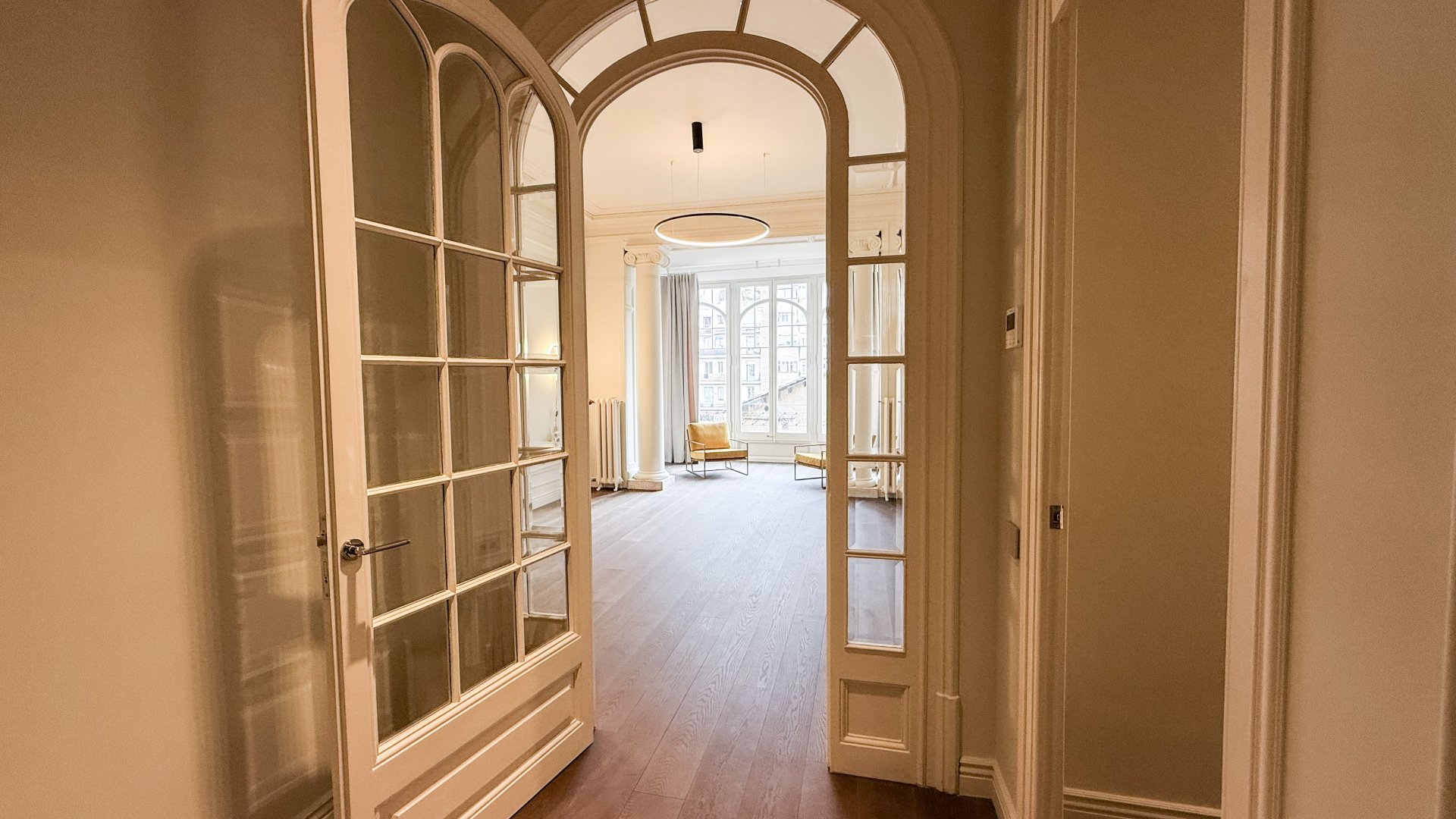 Apartment in Barcelona, Spain 4 bedrooms,  No. 141086