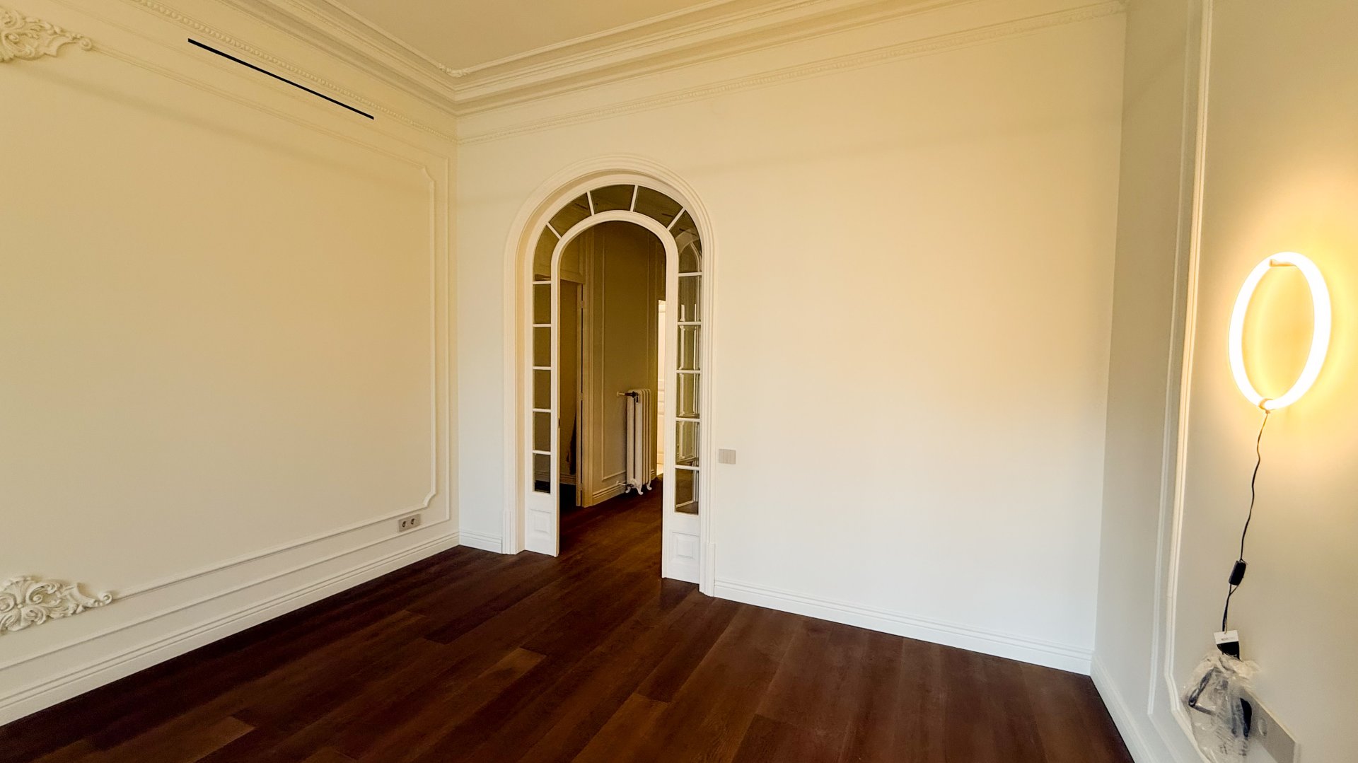 Apartment in Barcelona, Spain 4 bedrooms,  No. 141086