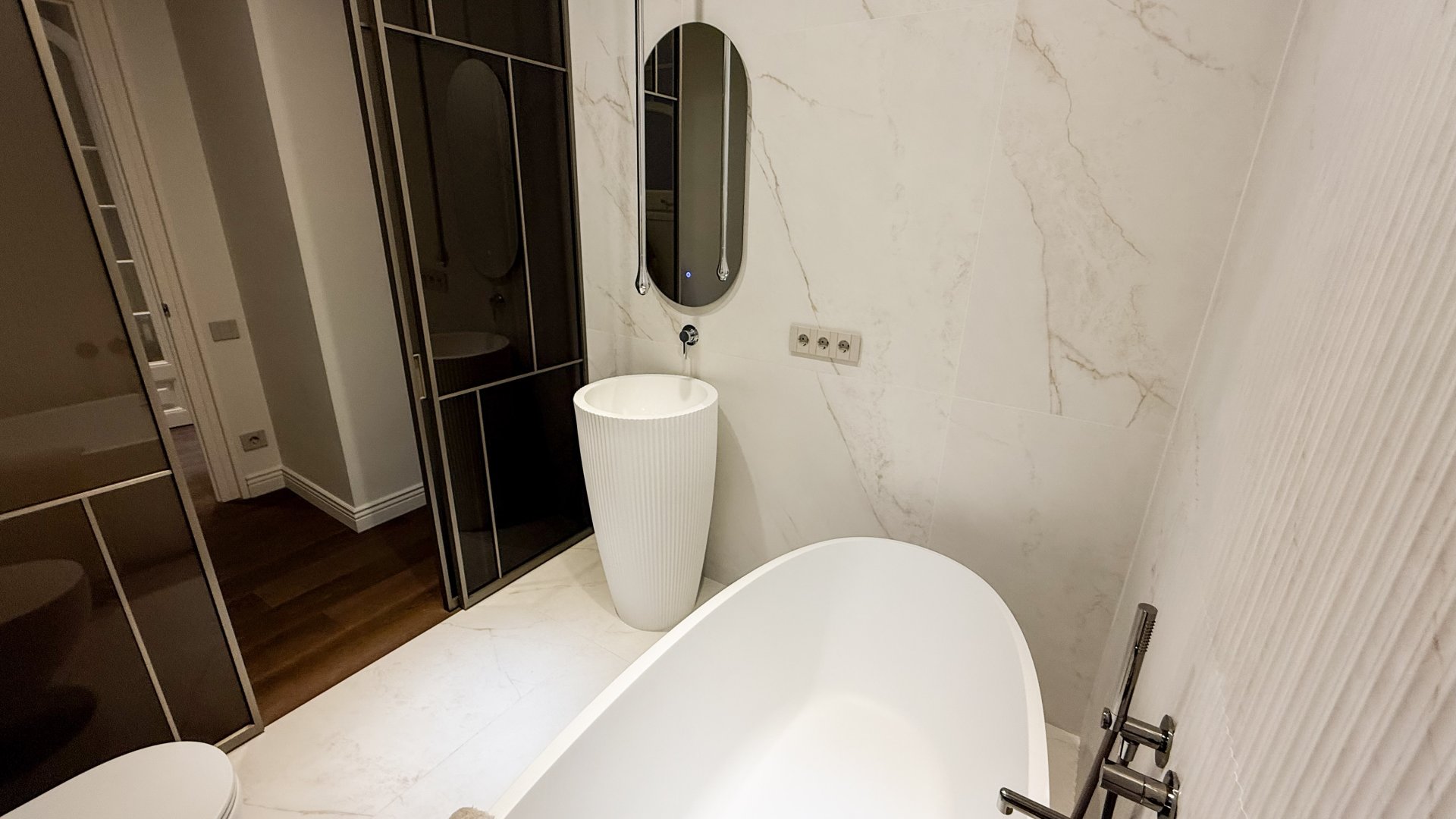 Apartment in Barcelona, Spain 4 bedrooms,  No. 141086