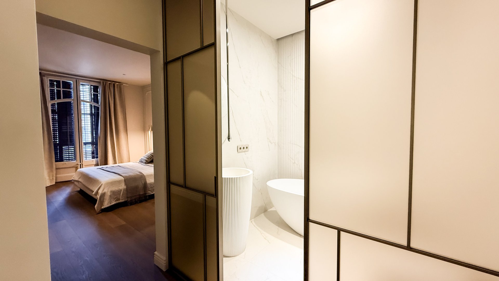Apartment in Barcelona, Spain 4 bedrooms,  No. 141086
