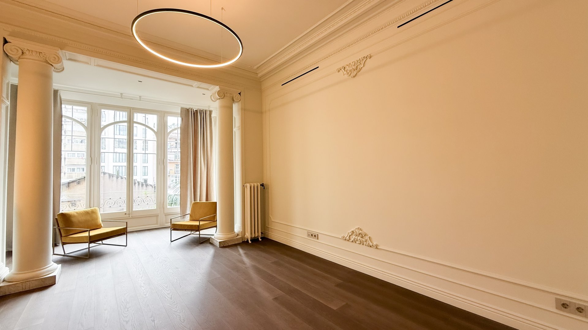 Apartment in Barcelona, Spain 4 bedrooms,  No. 141086