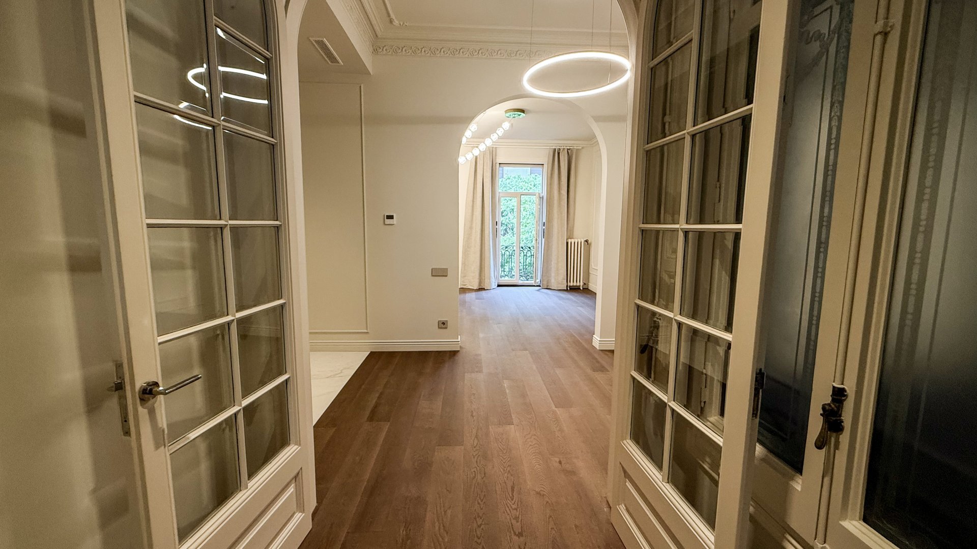 Apartment in Barcelona, Spain 4 bedrooms,  No. 141086