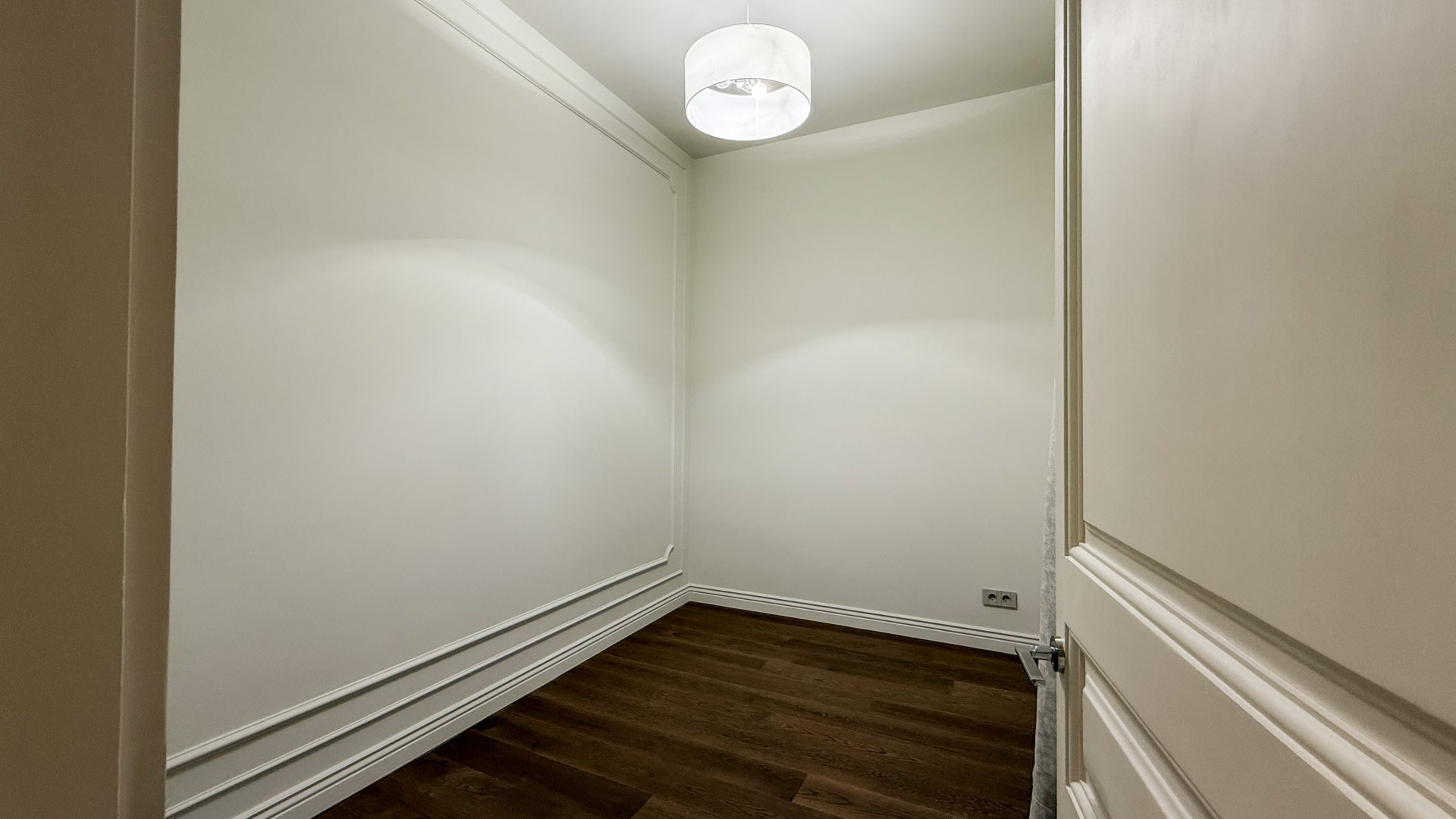 Apartment in Barcelona, Spain 4 bedrooms,  No. 141086
