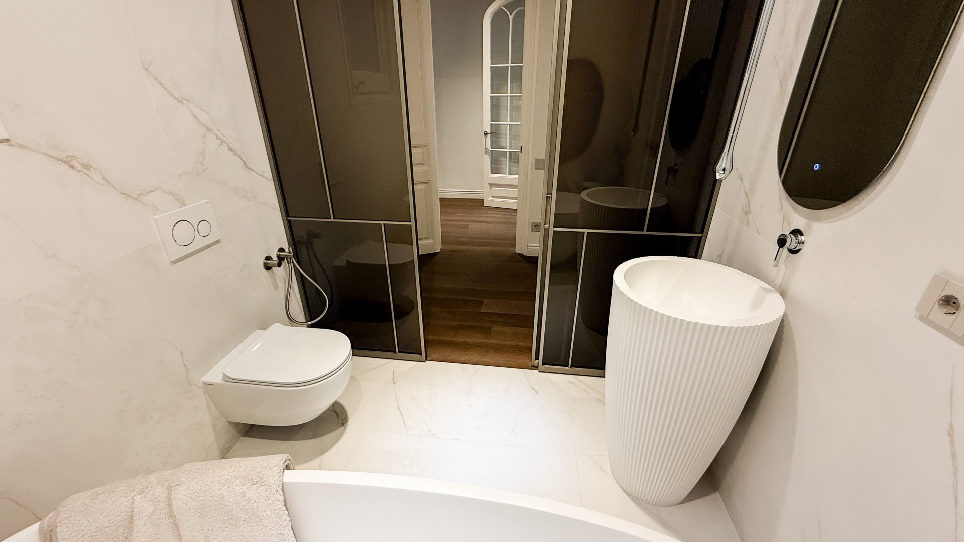 Apartment in Barcelona, Spain 4 bedrooms,  No. 141086