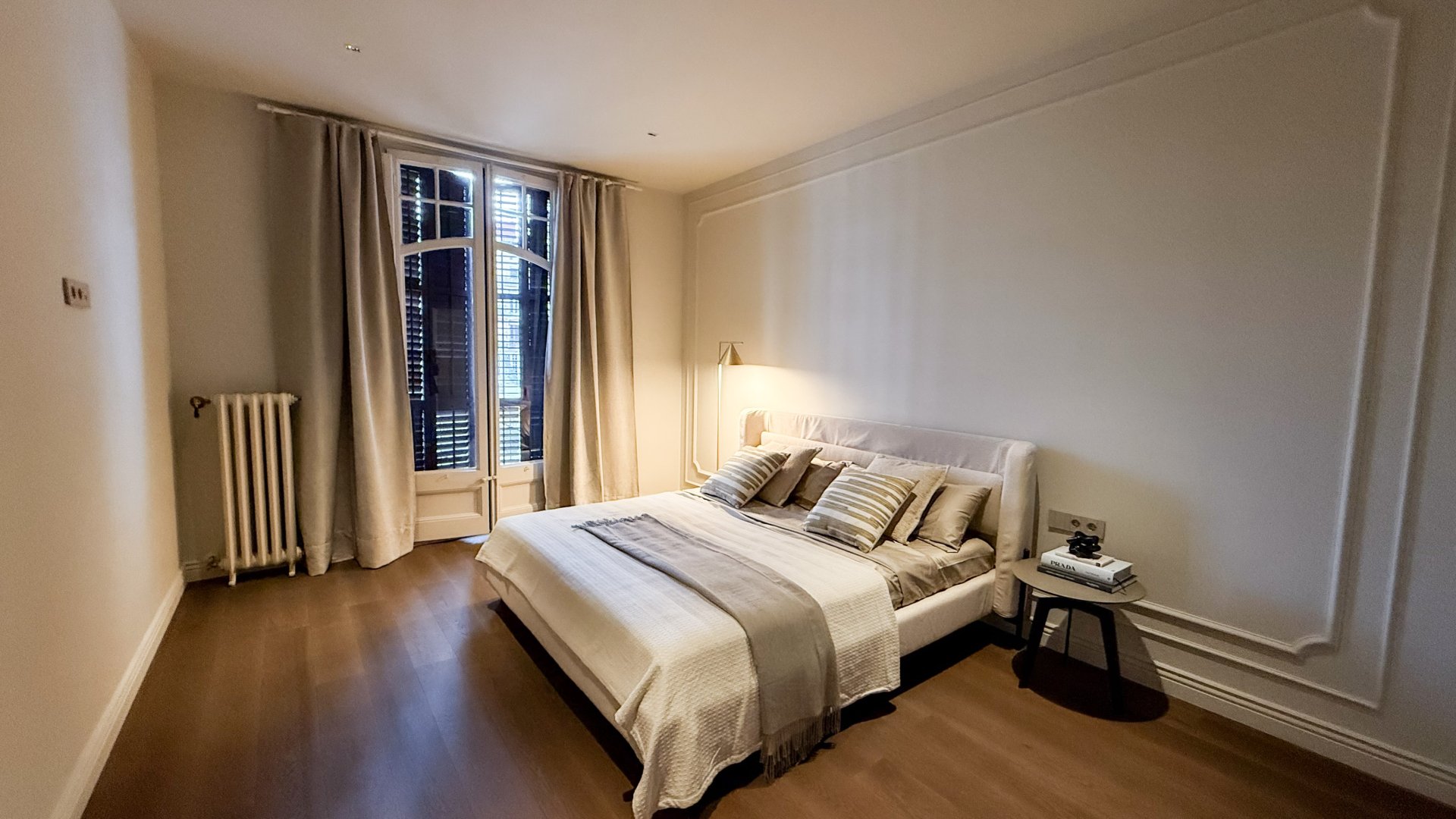 Apartment in Barcelona, Spain 4 bedrooms,  No. 141086