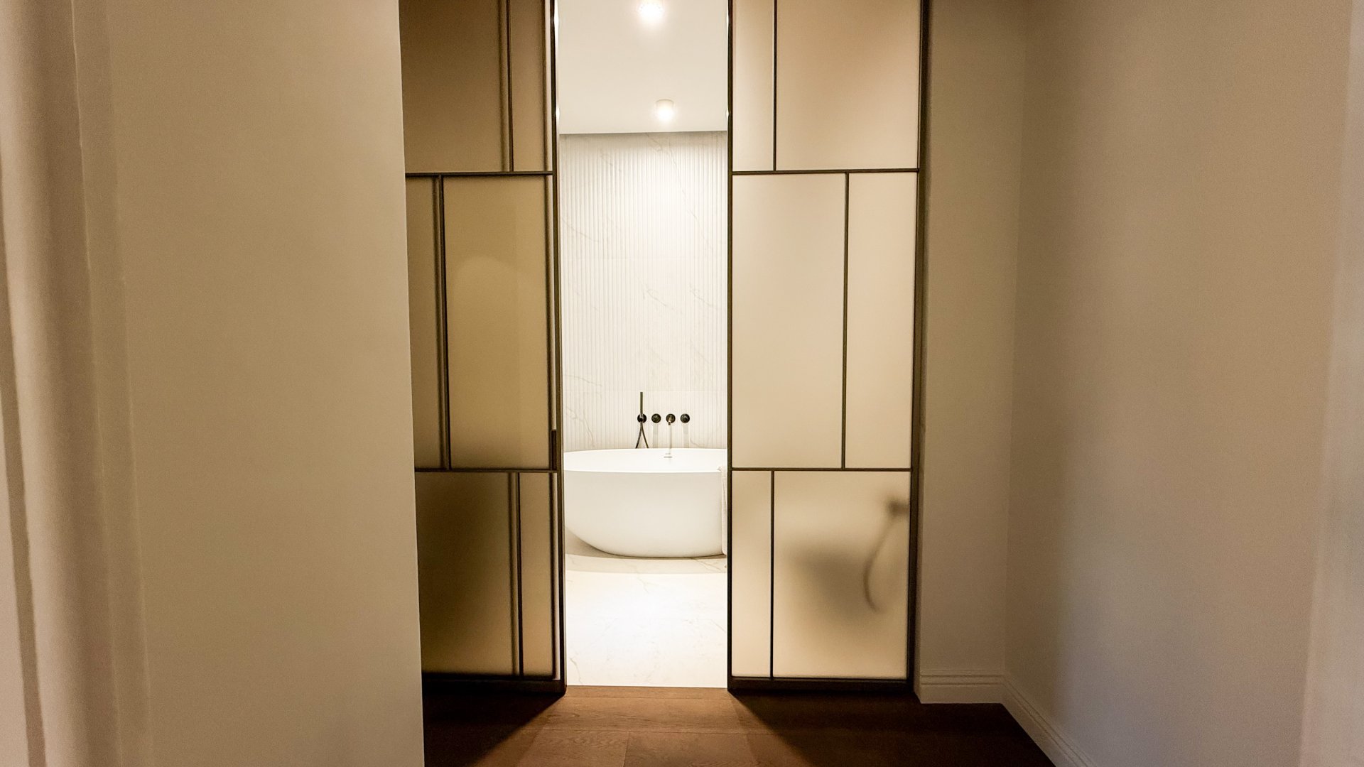 Apartment in Barcelona, Spain 4 bedrooms,  No. 141086