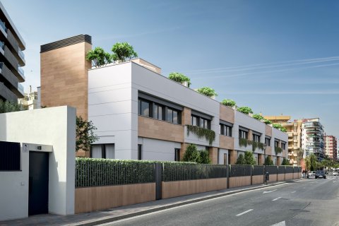 Tvåvåningslägenhet i Fuengirola, Malaga, Spanien 3 sovrum, 290 kvm. Nr. 180254