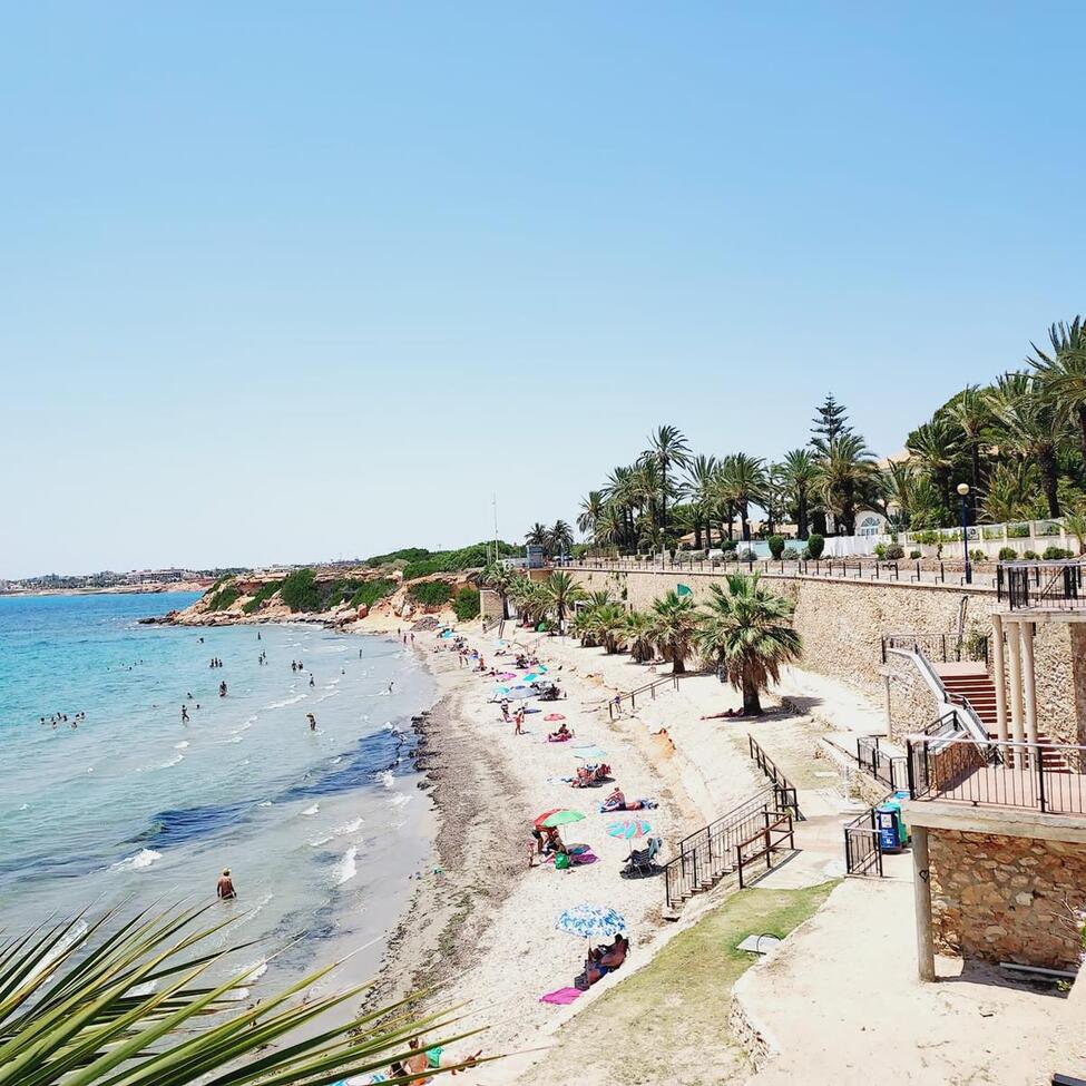 Villa in Punta Prima, Alicante, Spain 4 bedrooms, 110 sq.m. No. 115398