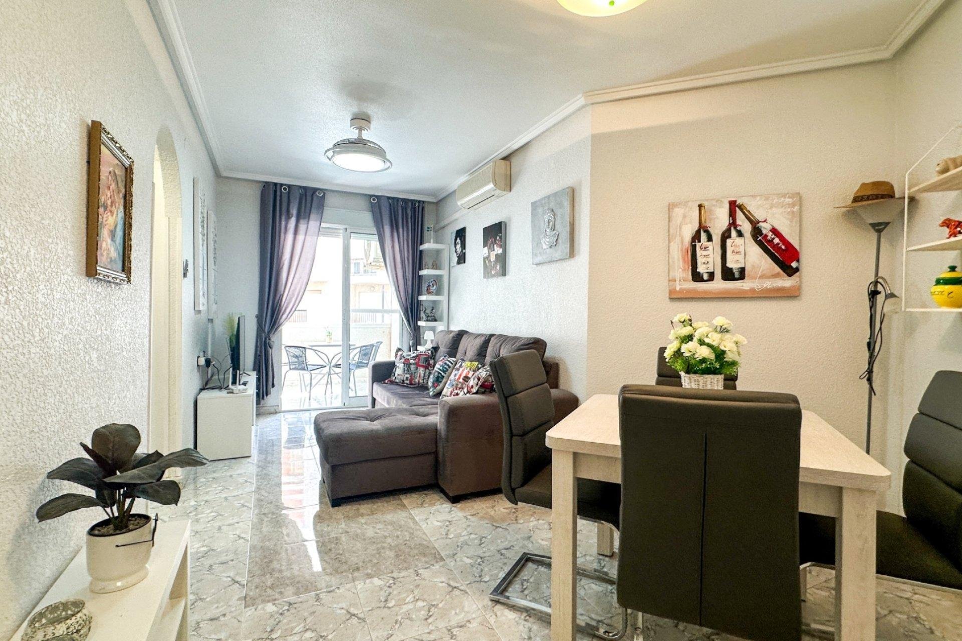 Dzīvoklis Torrevieja, Alicante, Spānijā 2 istabas, 52 m2 Nr. 184279
