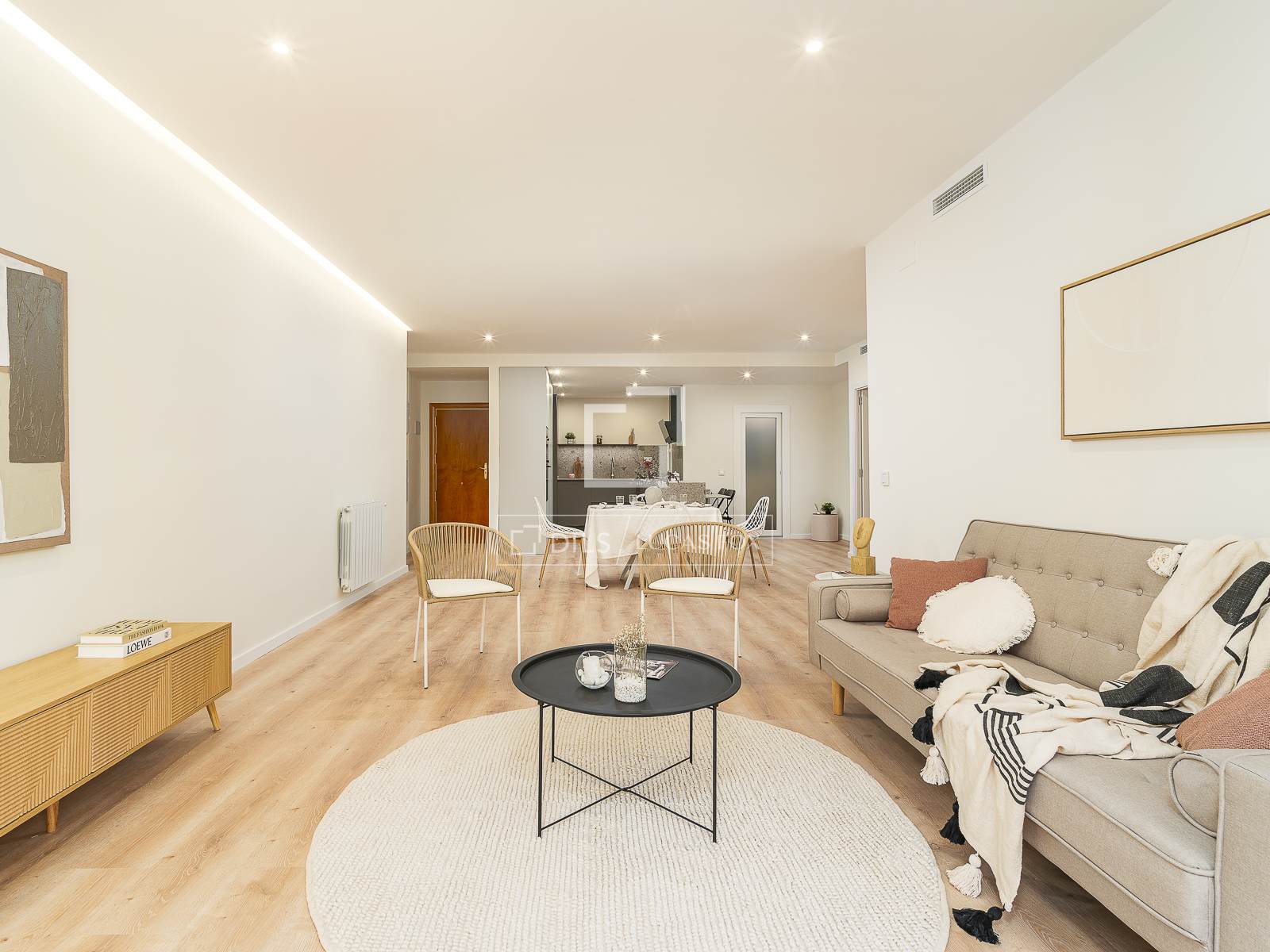 Dzīvoklis Barcelona, Spānijā 3 istabas, 130 m2 Nr. 192704
