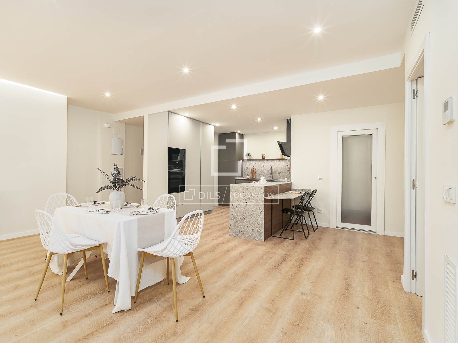 Dzīvoklis Barcelona, Spānijā 3 istabas, 130 m2 Nr. 192704