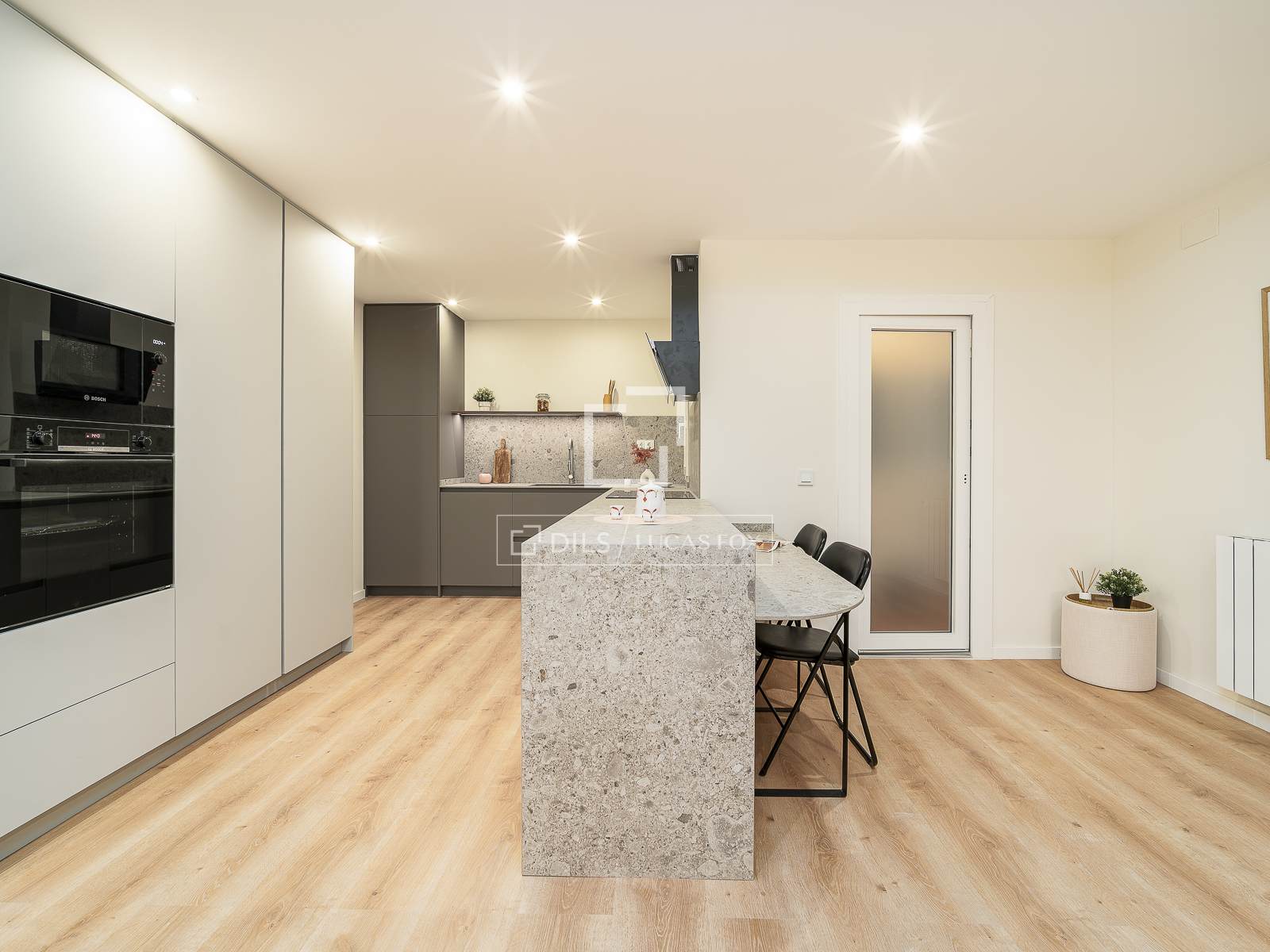 Dzīvoklis Barcelona, Spānijā 3 istabas, 130 m2 Nr. 192704