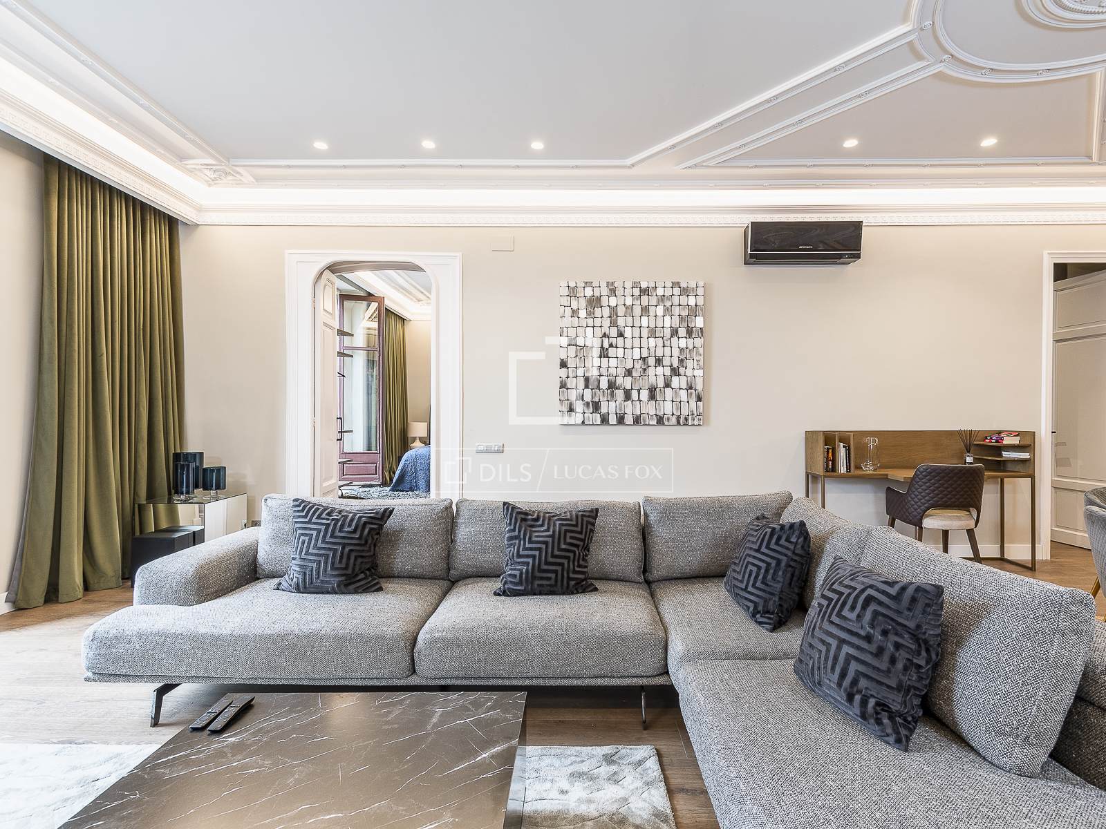 Apartment in Barcelona, Spain 2 bedrooms, 113 sq.m. No. 192706
