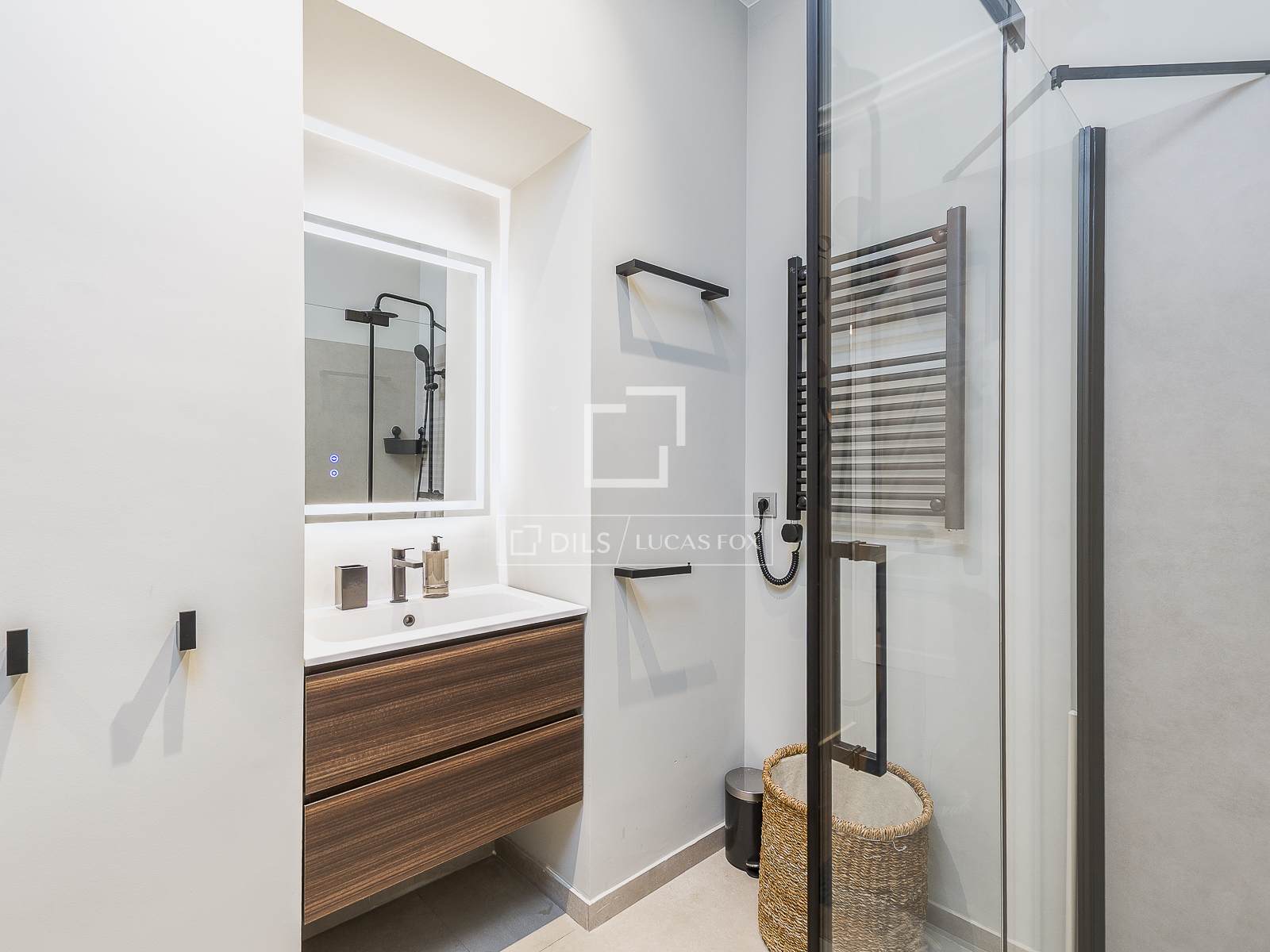 Apartment in Barcelona, Spain 2 bedrooms, 113 sq.m. No. 192706