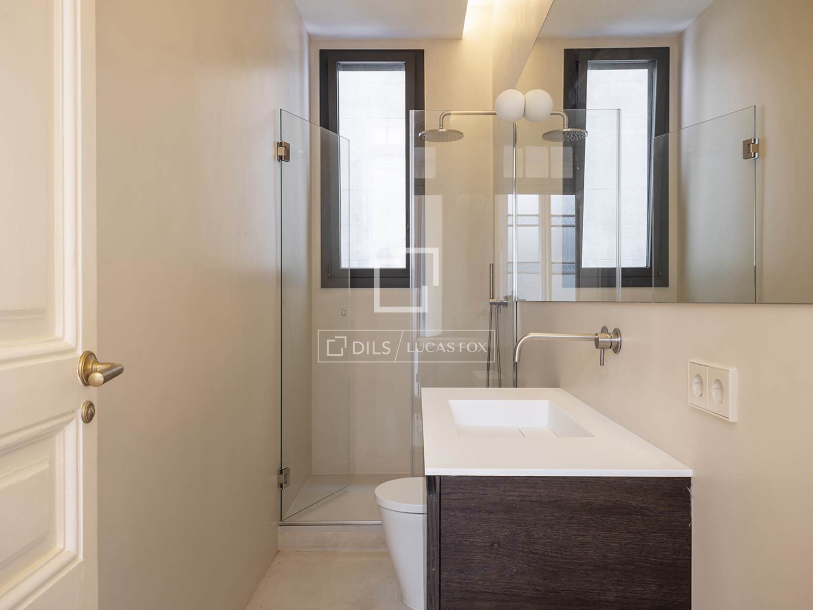 Wohnung in Barcelona, Spanien 3 Schlafzimmer, 184 m2 Nr. 192701