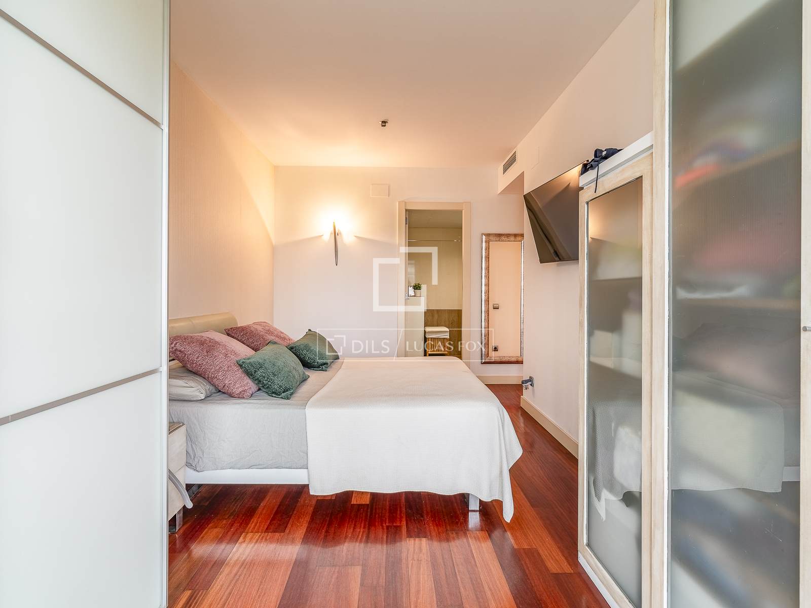 Dzīvoklis Barcelona, Spānijā 4 istabas, 133 m2 Nr. 192703