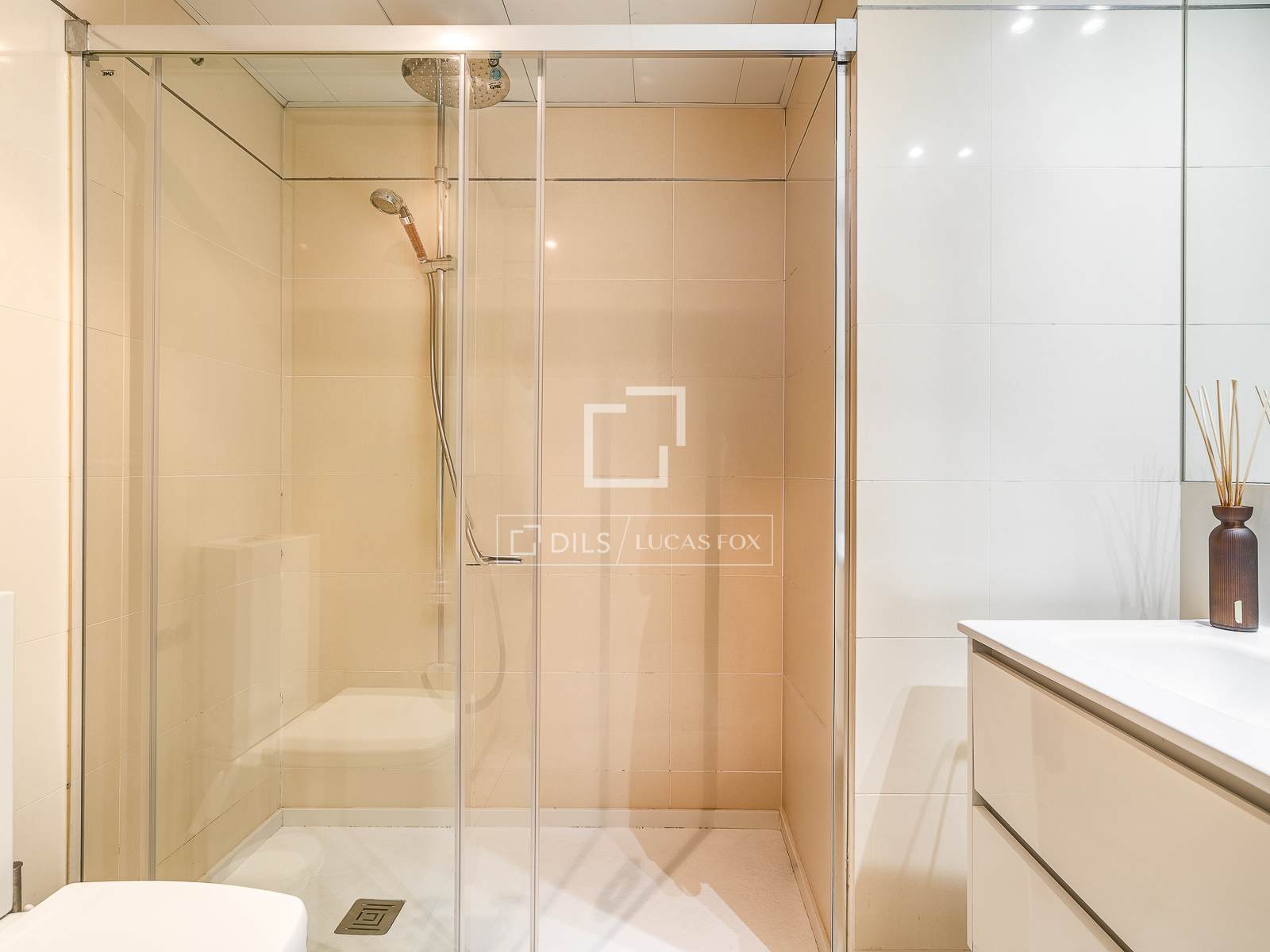 Dzīvoklis Barcelona, Spānijā 4 istabas, 133 m2 Nr. 192703