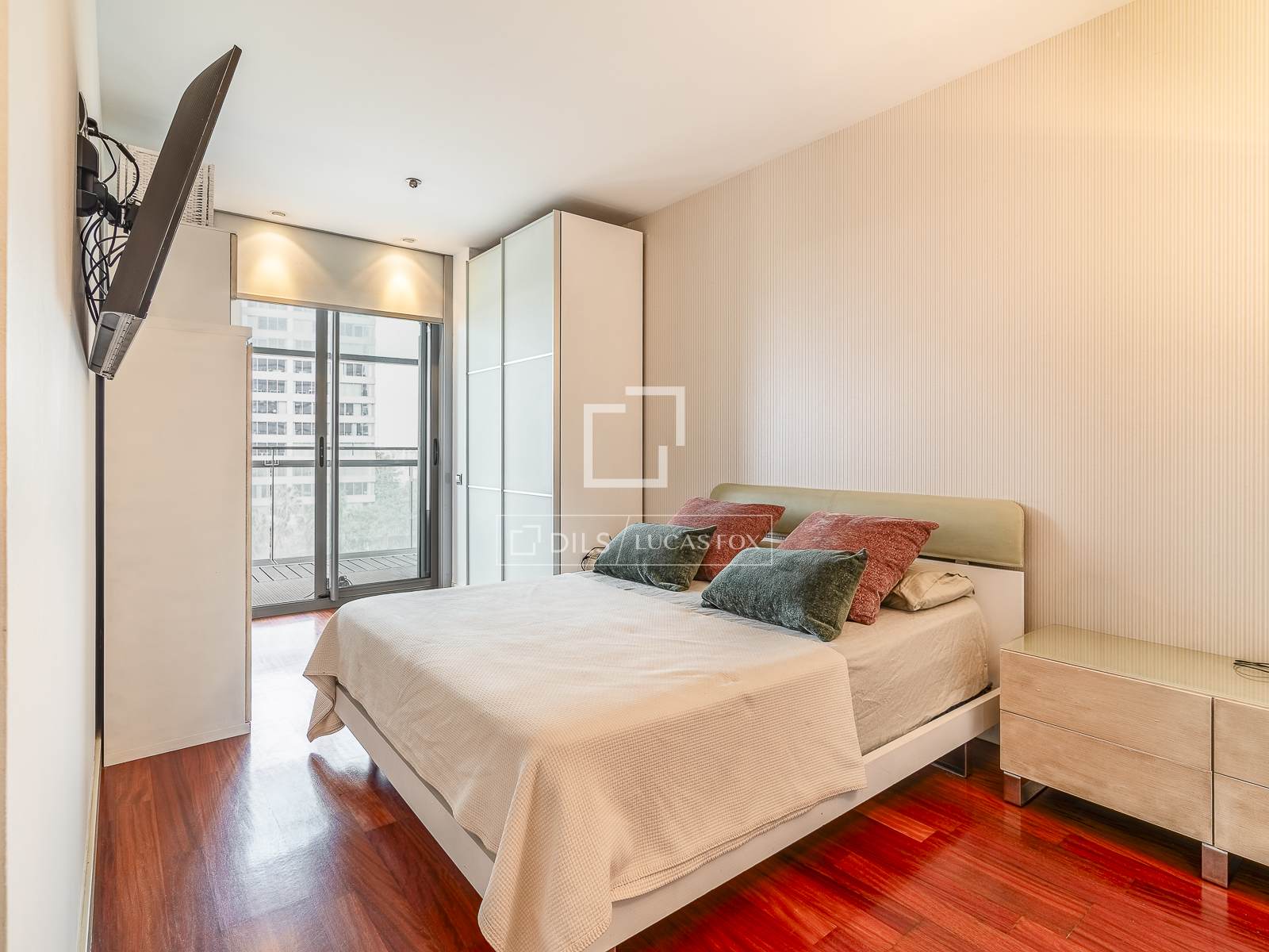 Dzīvoklis Barcelona, Spānijā 4 istabas, 133 m2 Nr. 192703