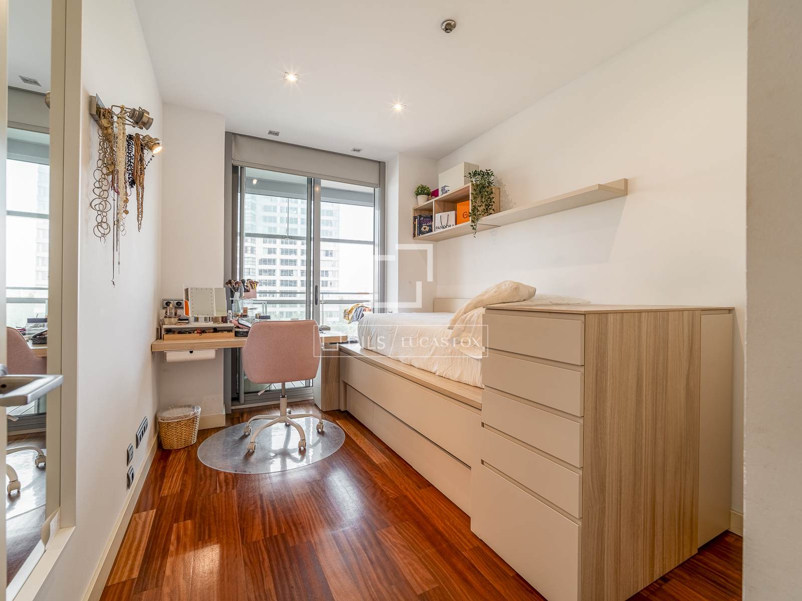 Dzīvoklis Barcelona, Spānijā 4 istabas, 133 m2 Nr. 192703