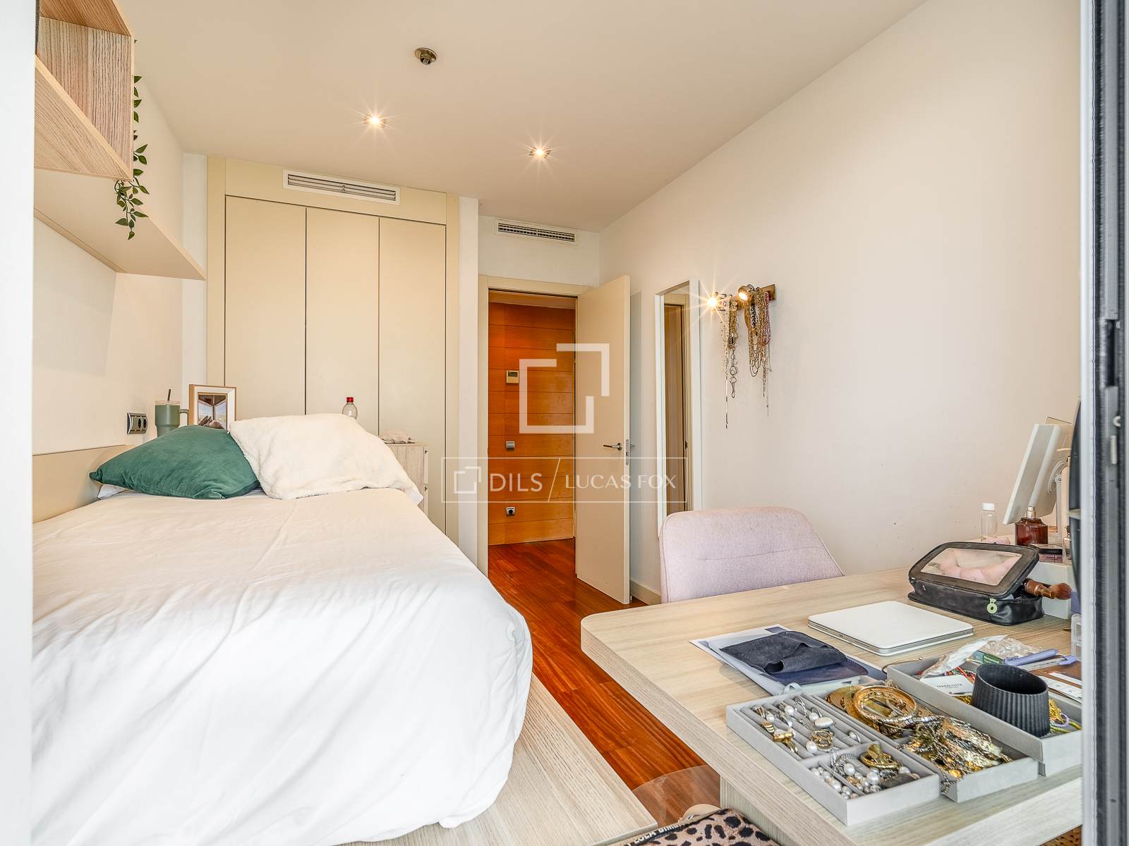 Dzīvoklis Barcelona, Spānijā 4 istabas, 133 m2 Nr. 192703