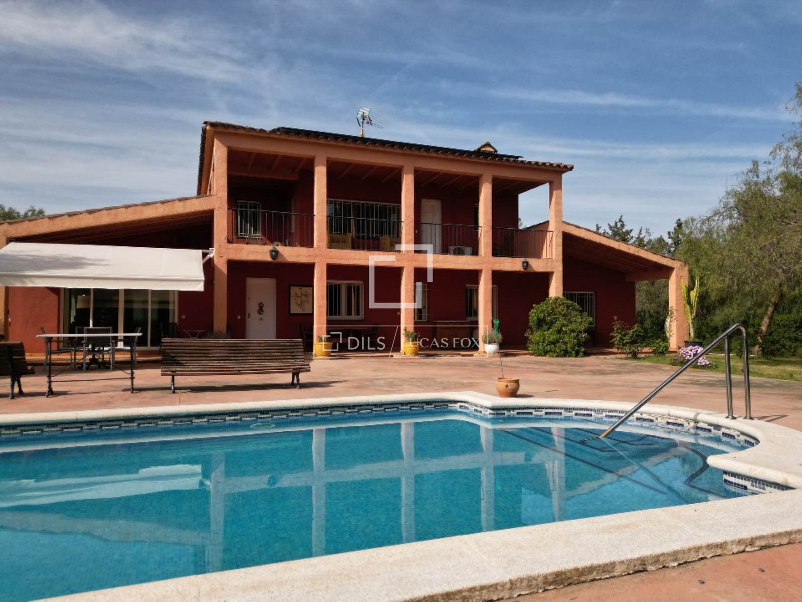 Finca in Vilanova i la Geltru, Barcelona, Spain 5 bedrooms, 248 sq.m. No. 192707