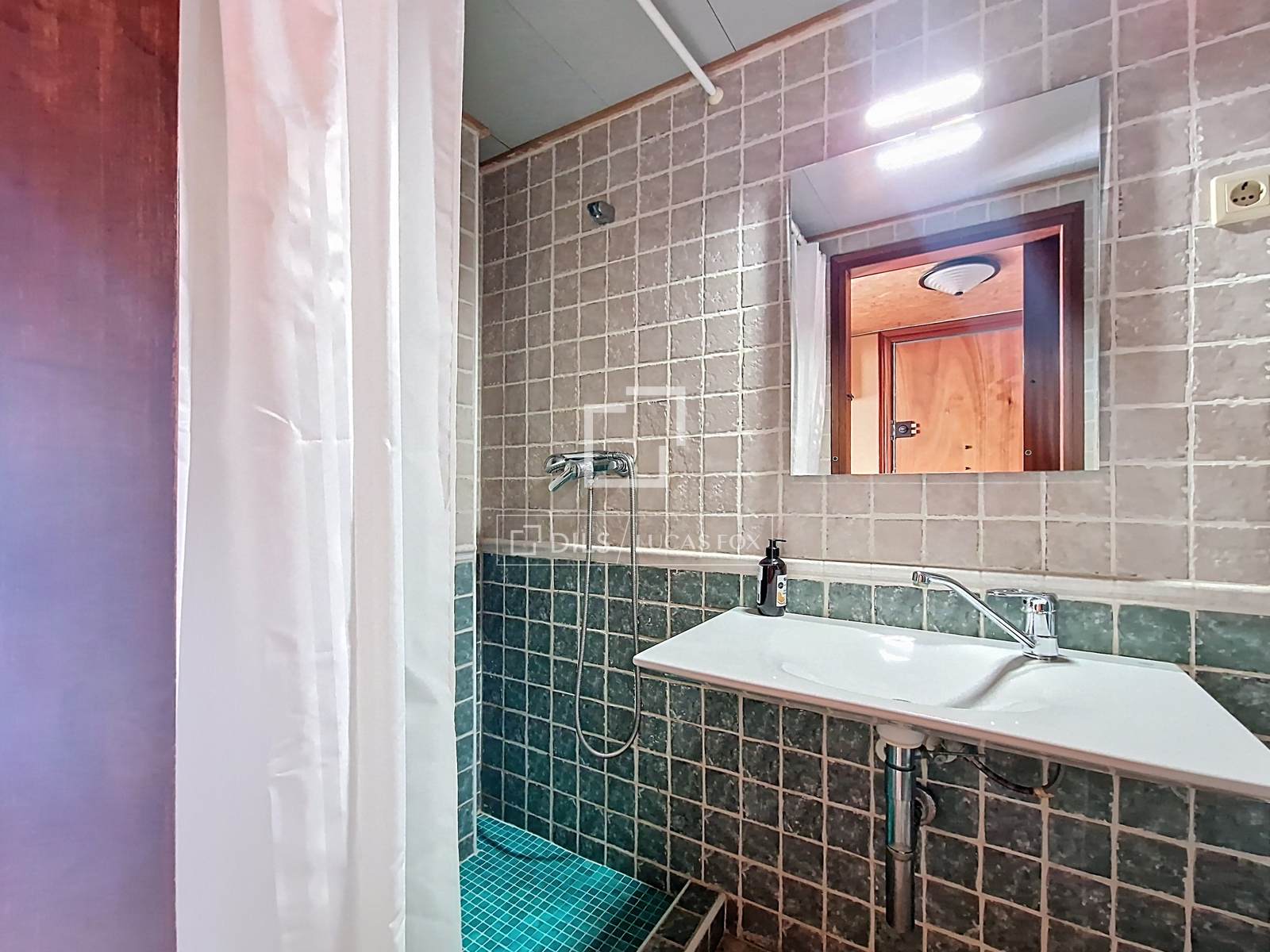 Finca in Vilanova i la Geltru, Barcelona, Spain 5 bedrooms, 248 sq.m. No. 192707