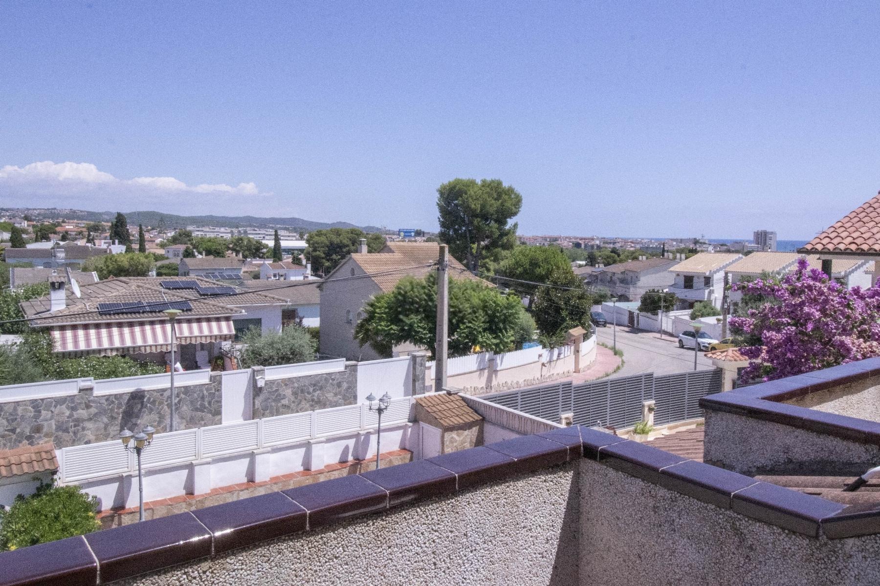 House in Coma-Ruga, Tarragona, Spanien 6 Schlafzimmer, 160 m2 Nr. 140840