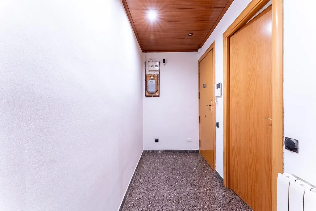Apartment à Barcelona, Espagne 4 chambres, 95 m2 No. 141079
