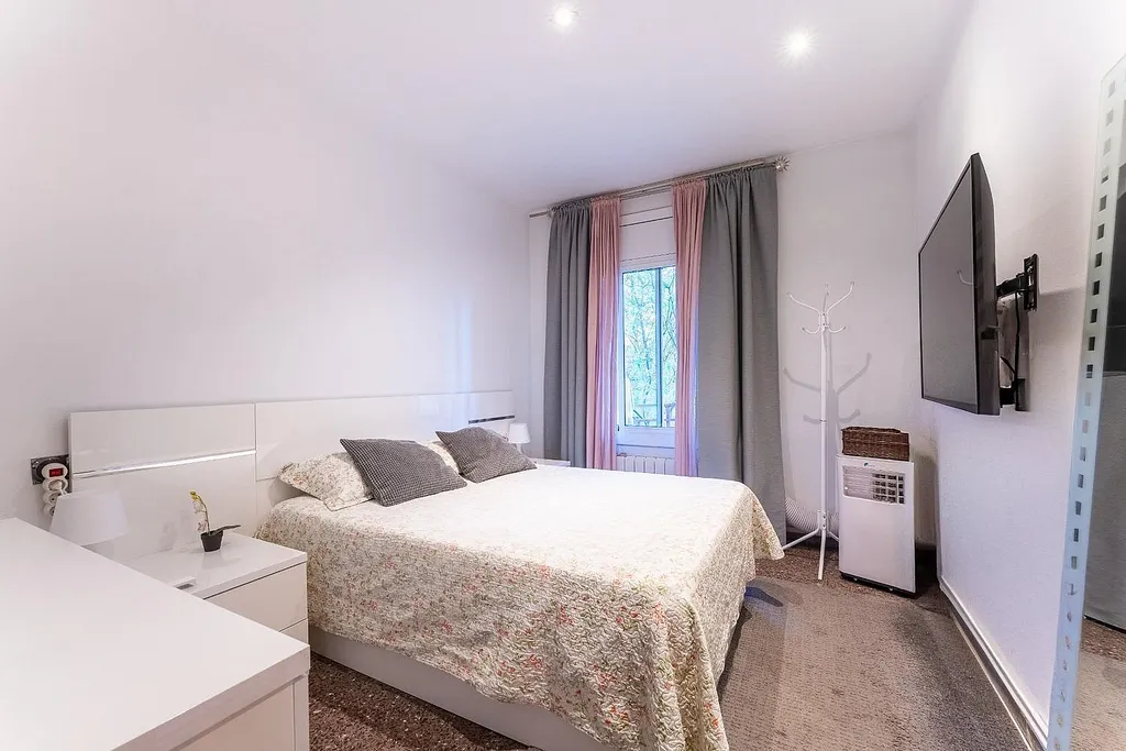 Apartment à Barcelona, Espagne 4 chambres, 95 m2 No. 141079