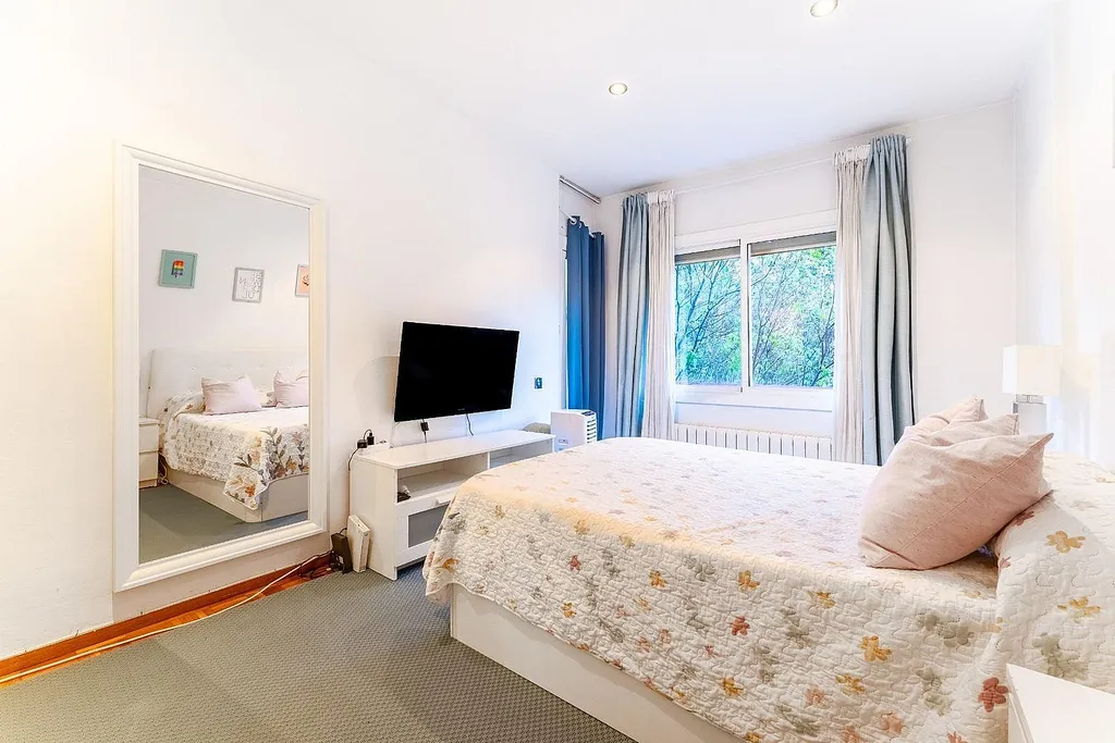 Apartment à Barcelona, Espagne 4 chambres, 95 m2 No. 141079