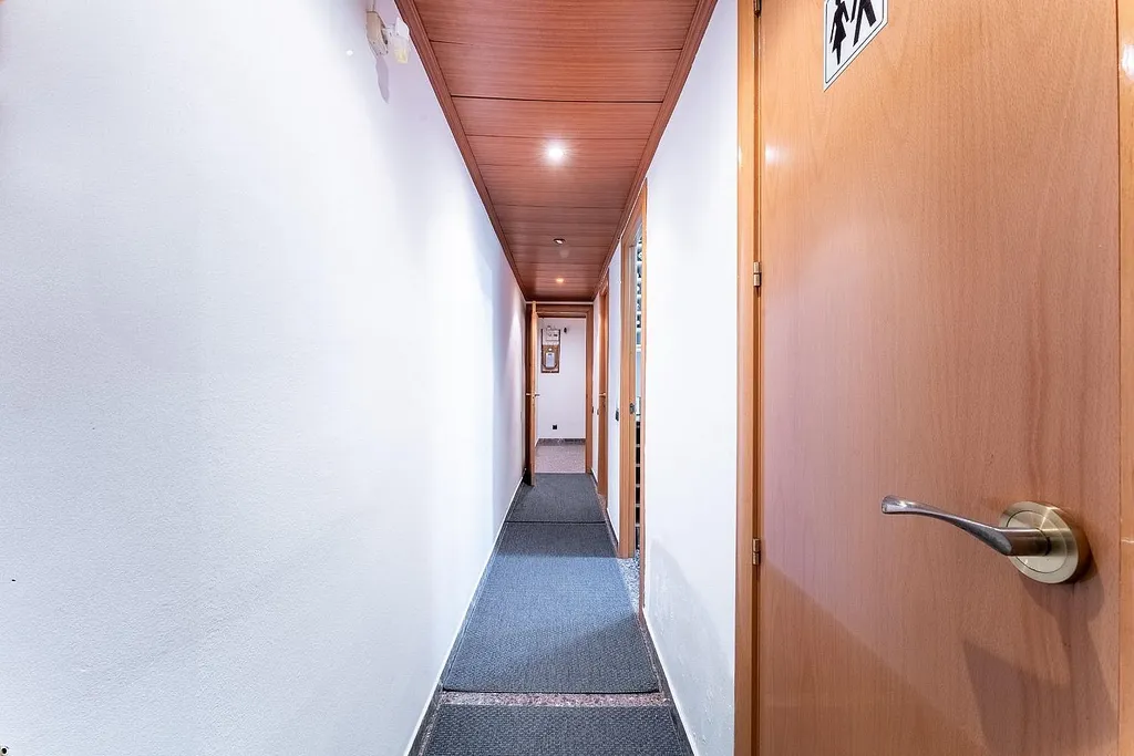 Apartment à Barcelona, Espagne 4 chambres, 95 m2 No. 141079