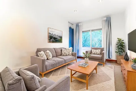 Wohnung in Barcelona, Spanien 4 Schlafzimmer, 95 m2 Nr. 141079