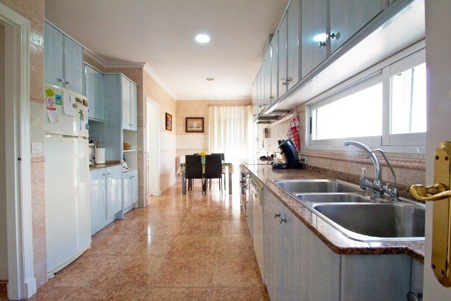 Villa i Torrevieja, Alicante, Spanien 5 sovrum, 490 kvm. Nr. 80159