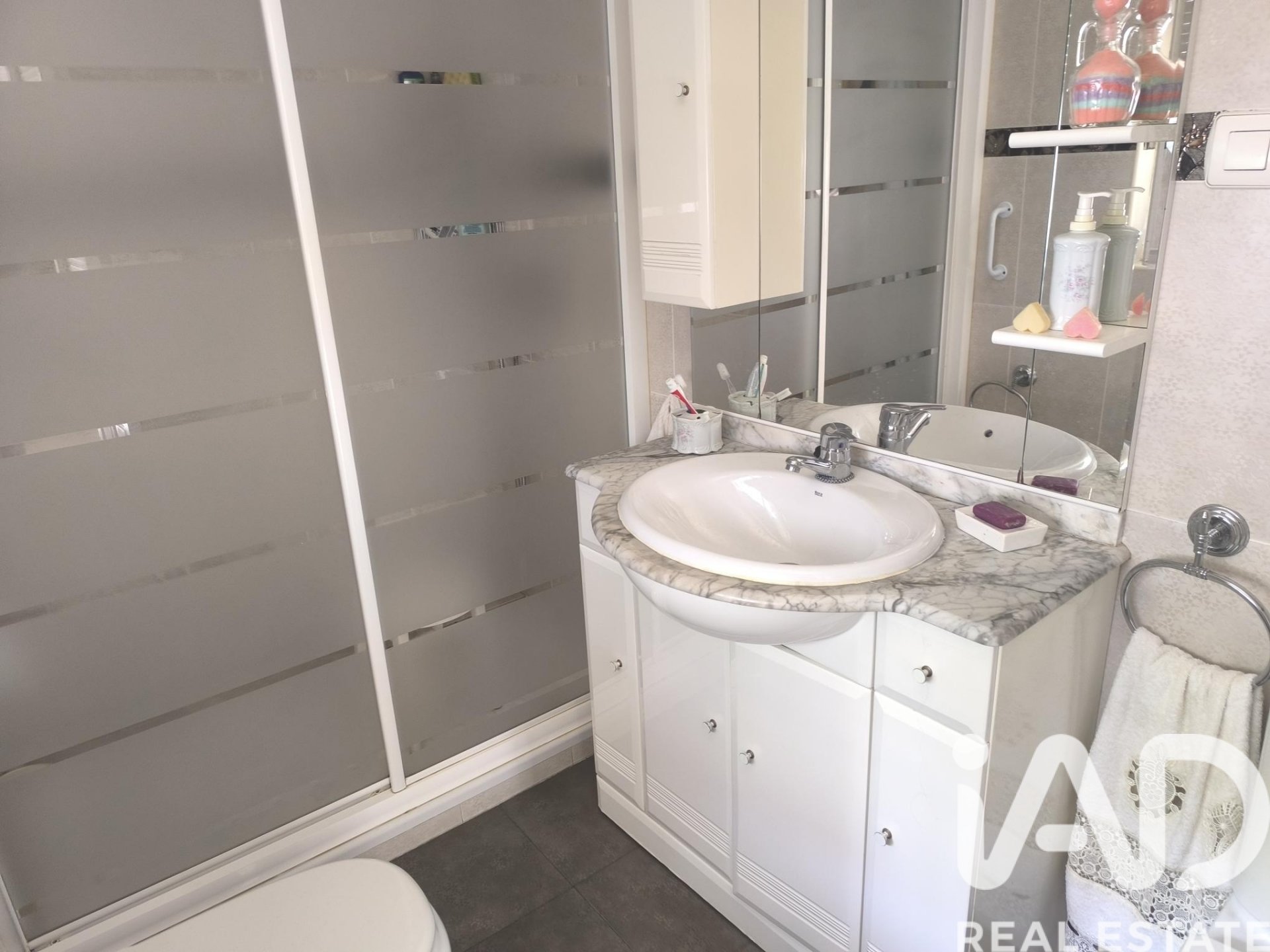 Villa i Nava del Rey, Valladolid, Spanien 6 sovrum, 354 kvm. Nr. 184846