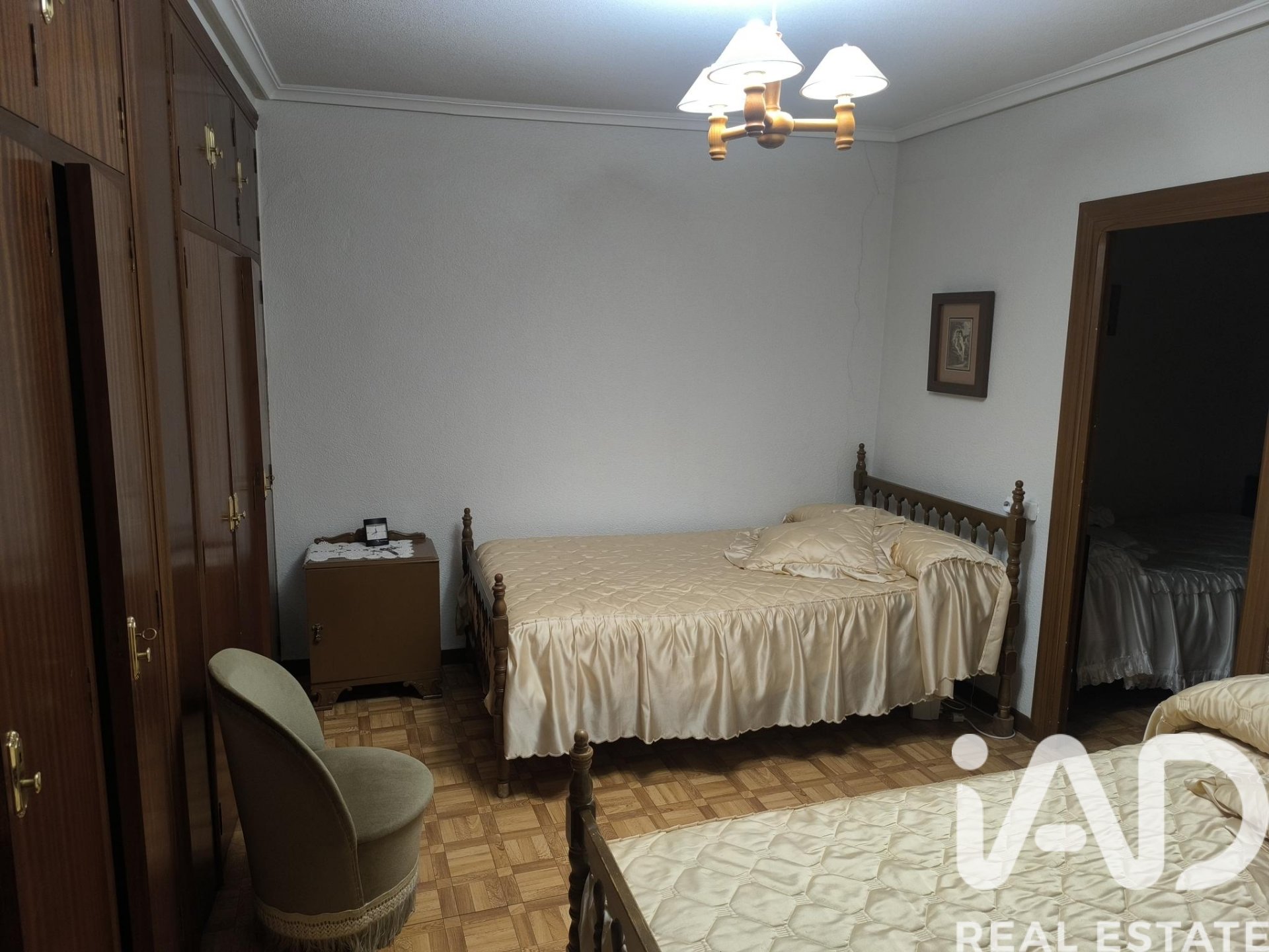 Villa i Nava del Rey, Valladolid, Spanien 6 sovrum, 354 kvm. Nr. 184846