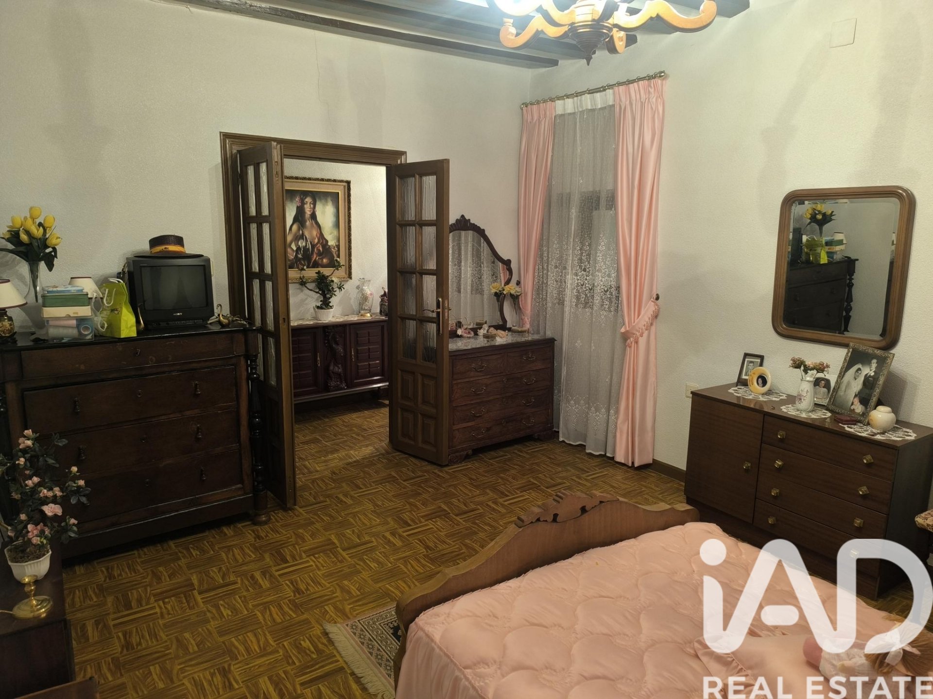 Villa i Nava del Rey, Valladolid, Spanien 6 sovrum, 354 kvm. Nr. 184846