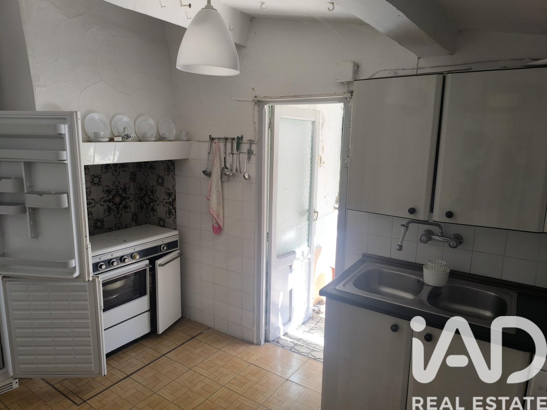 Villa i Nava del Rey, Valladolid, Spanien 6 sovrum, 354 kvm. Nr. 184846