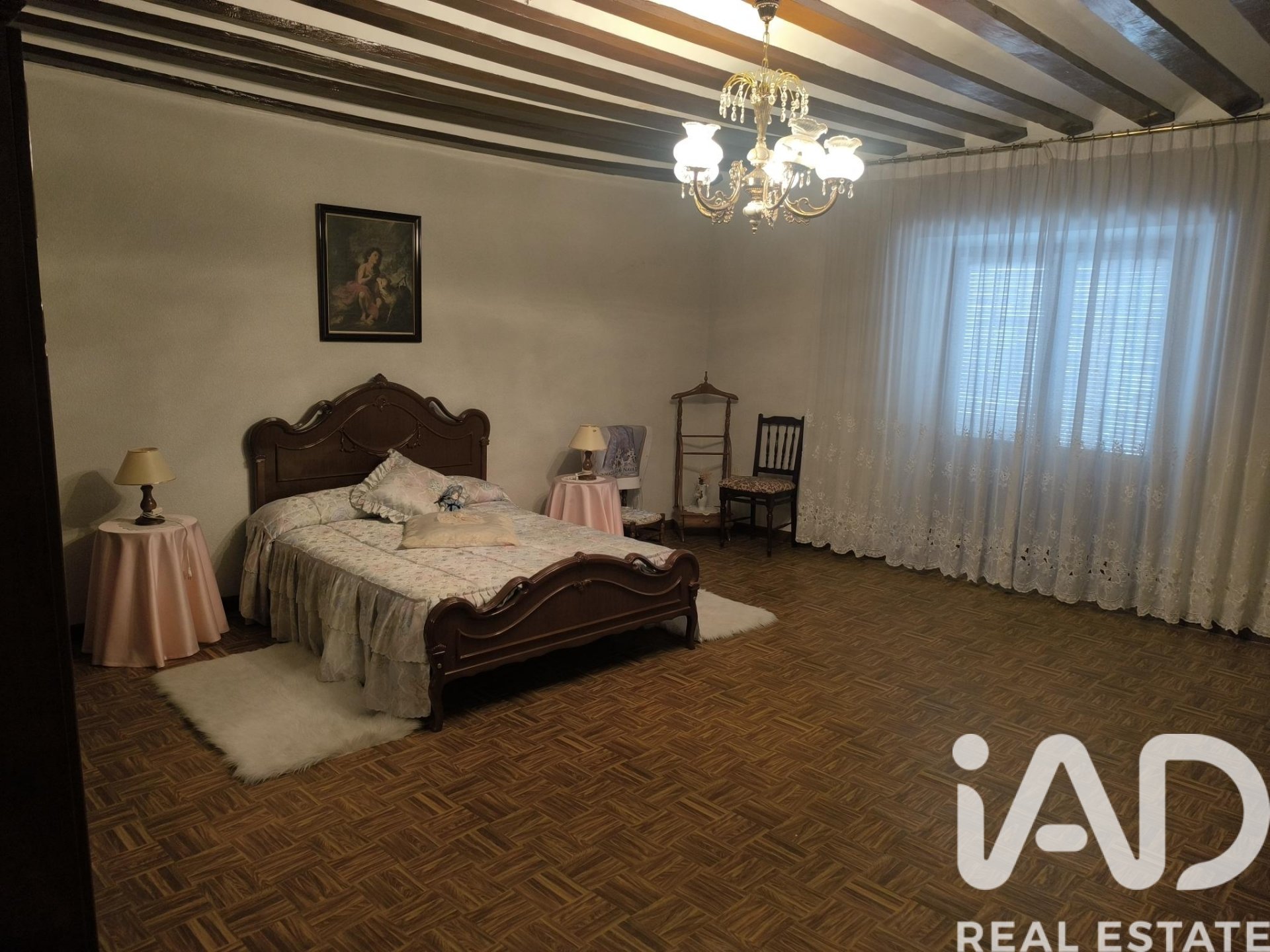 Villa i Nava del Rey, Valladolid, Spanien 6 sovrum, 354 kvm. Nr. 184846