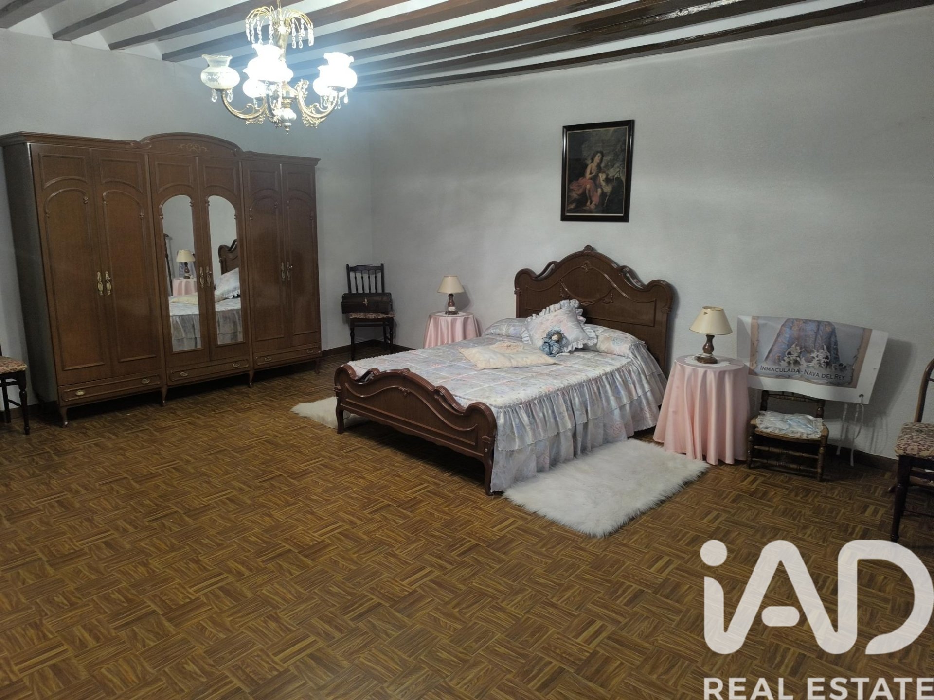 Villa i Nava del Rey, Valladolid, Spanien 6 sovrum, 354 kvm. Nr. 184846