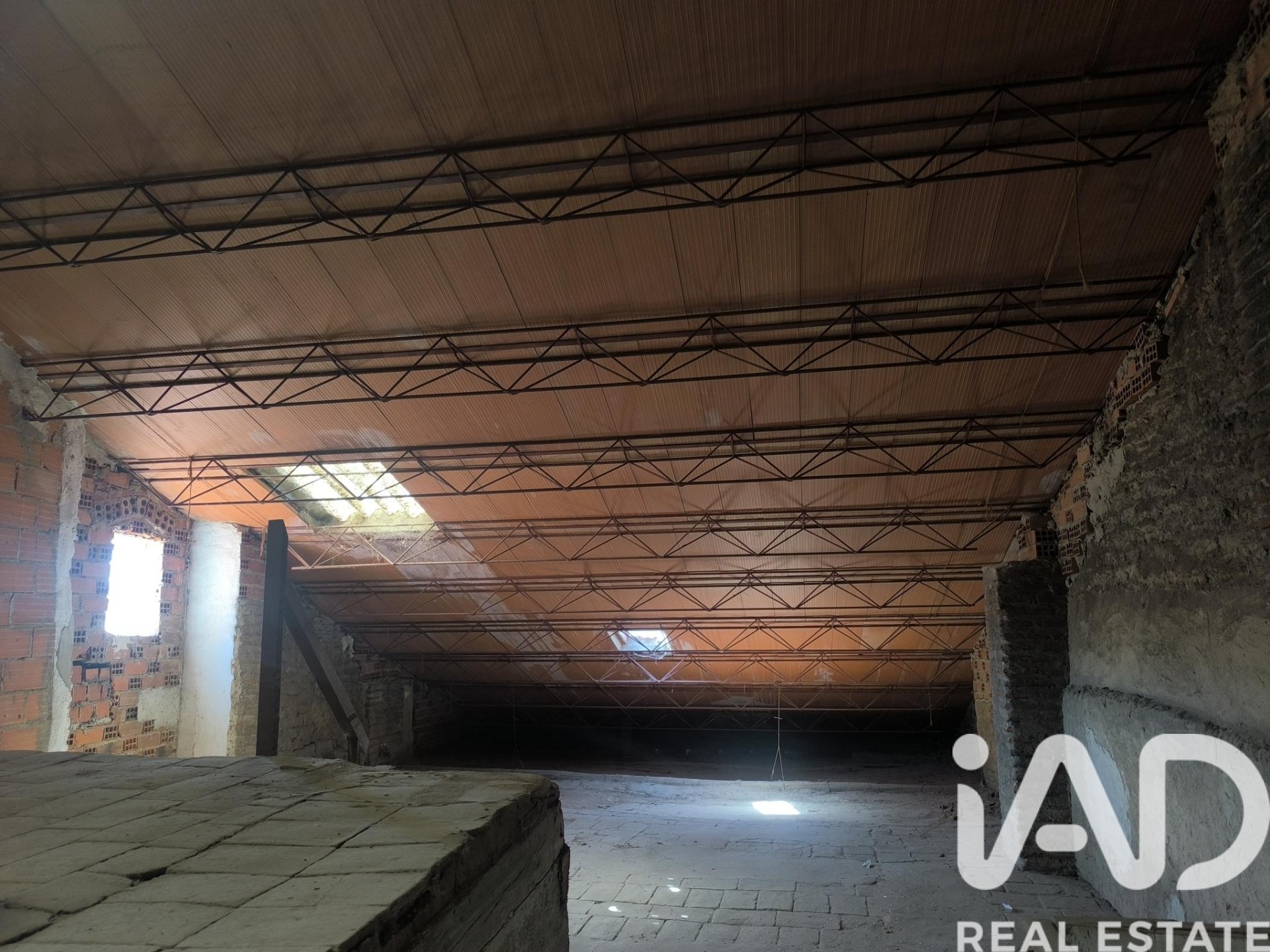 Villa i Nava del Rey, Valladolid, Spanien 6 sovrum, 354 kvm. Nr. 184846