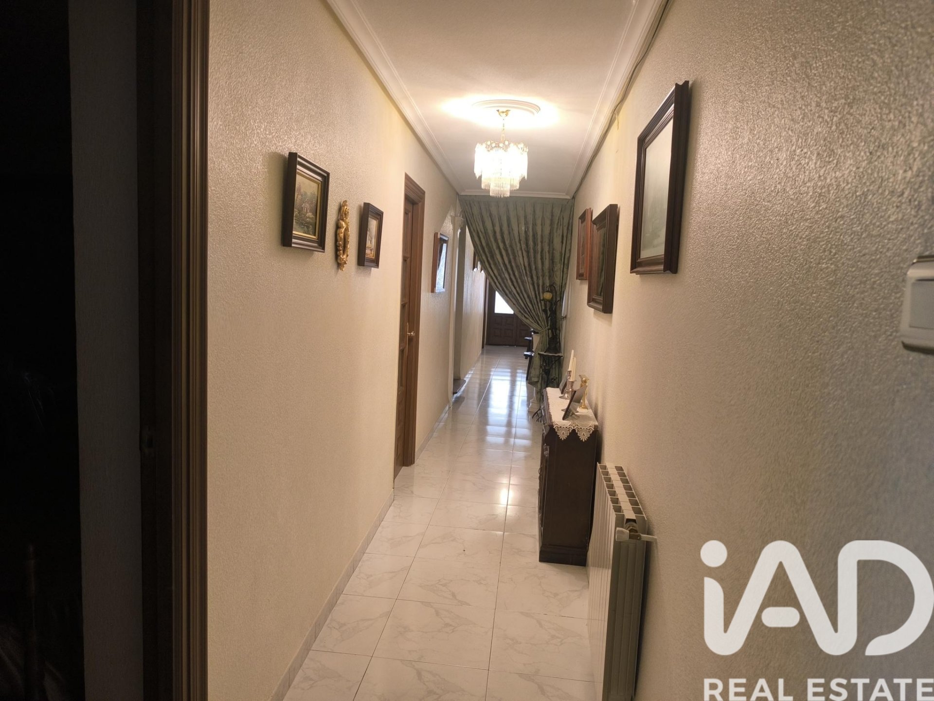 Villa i Nava del Rey, Valladolid, Spanien 6 sovrum, 354 kvm. Nr. 184846