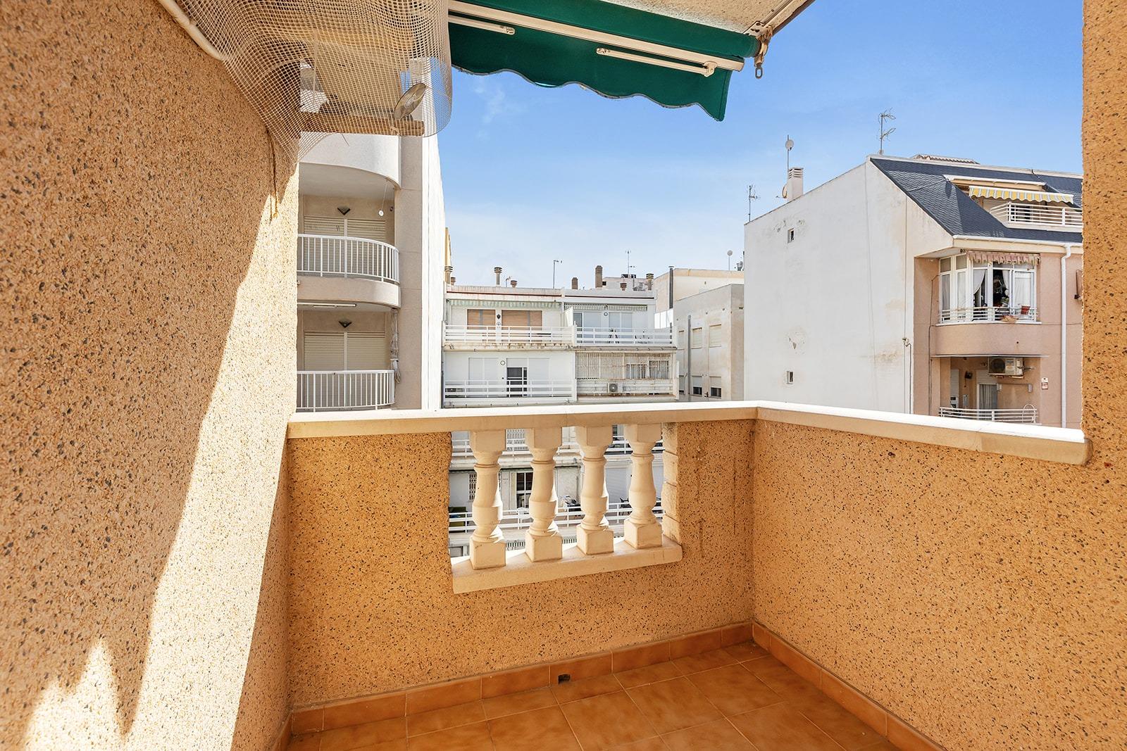 Apartment in Torrevieja, Alicante, Spain 2 bedrooms,  No. 184401