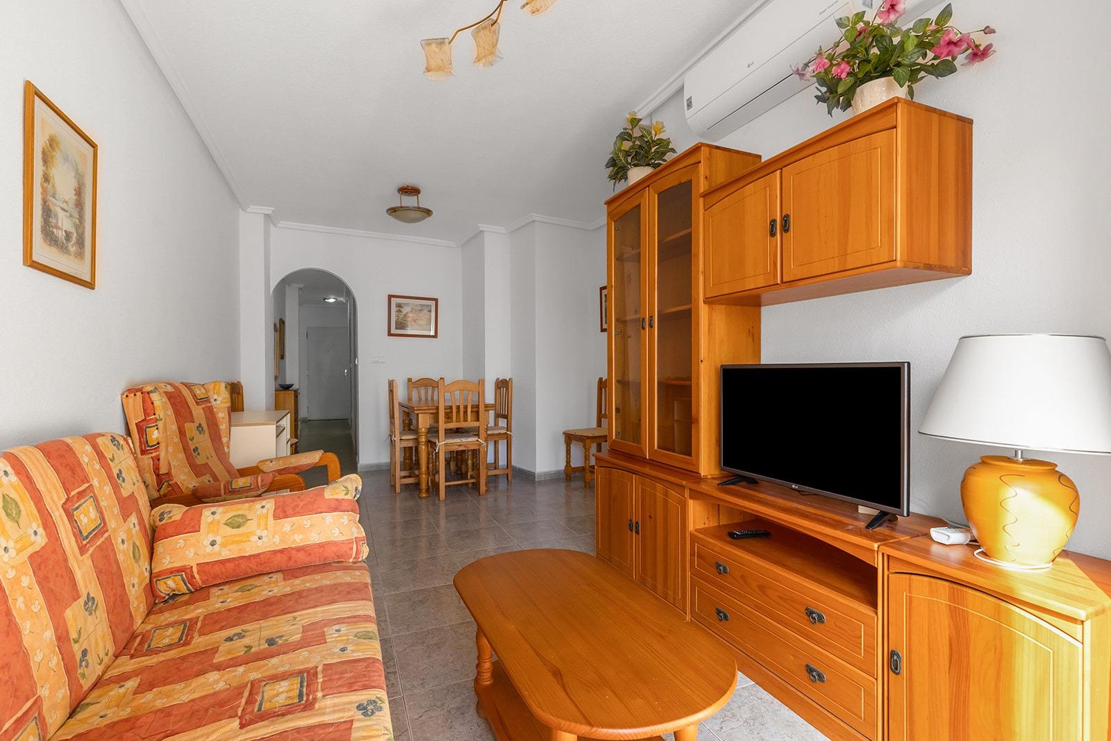 Apartment in Torrevieja, Alicante, Spain 2 bedrooms,  No. 184401