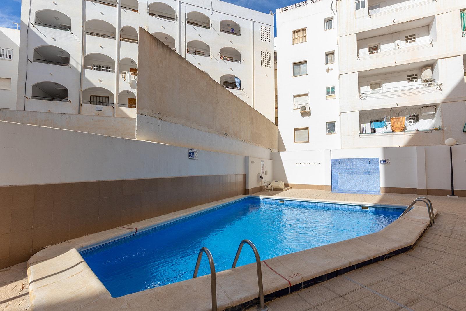 Apartment in Torrevieja, Alicante, Spain 2 bedrooms,  No. 184401