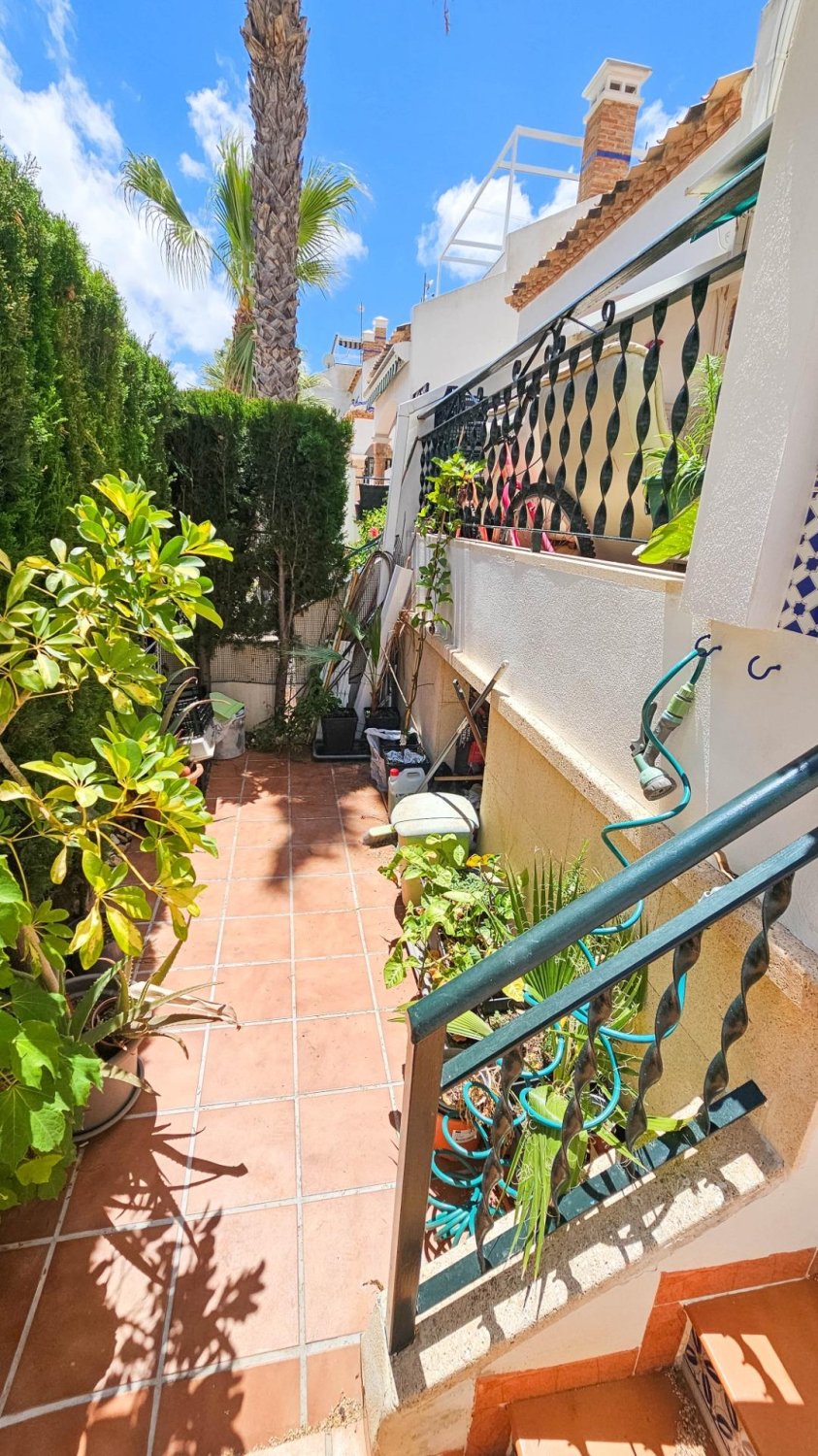 Villetta a schiera a Villamartin, Alicante, Spagna 2 camere da letto, 97 mq. N° 189969