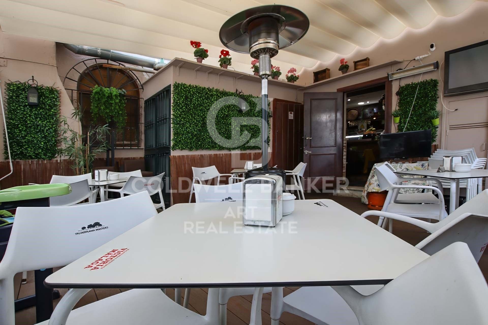 Kahvila / Ravintola Estepona, Malaga, Espanja 152 m2 No. 157886